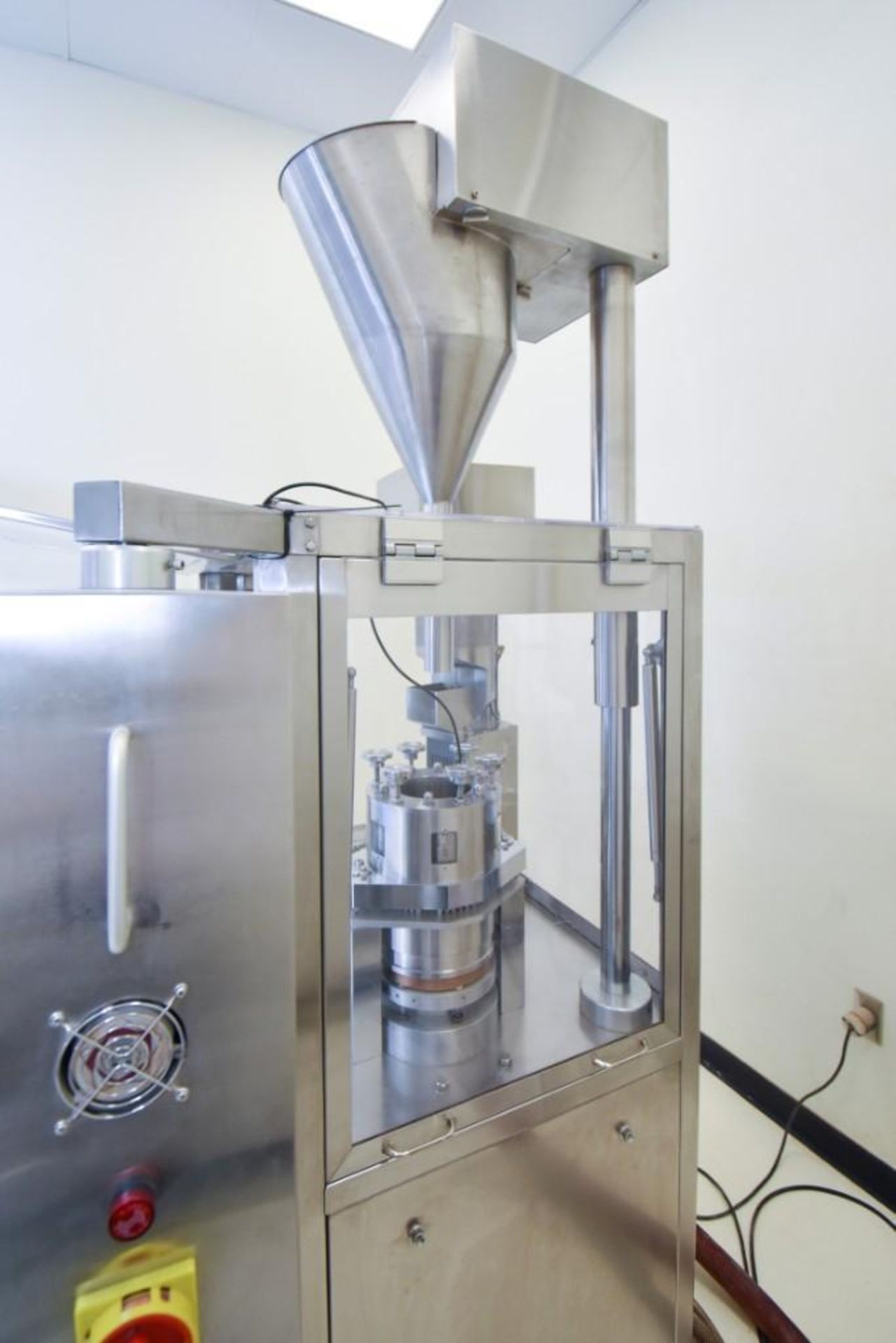 NJP 800 Automatic Encapsulation Machine - Image 9 of 12