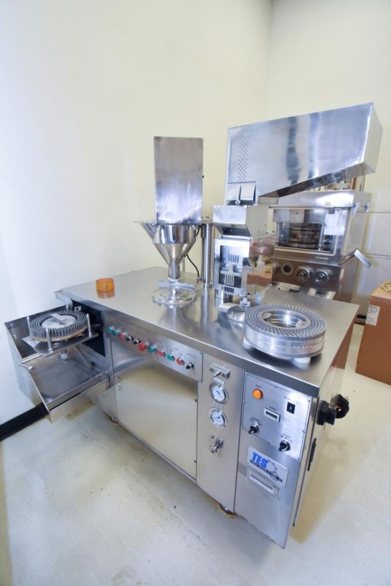 TES- 4 Semi Auto Capsule Filling Machine