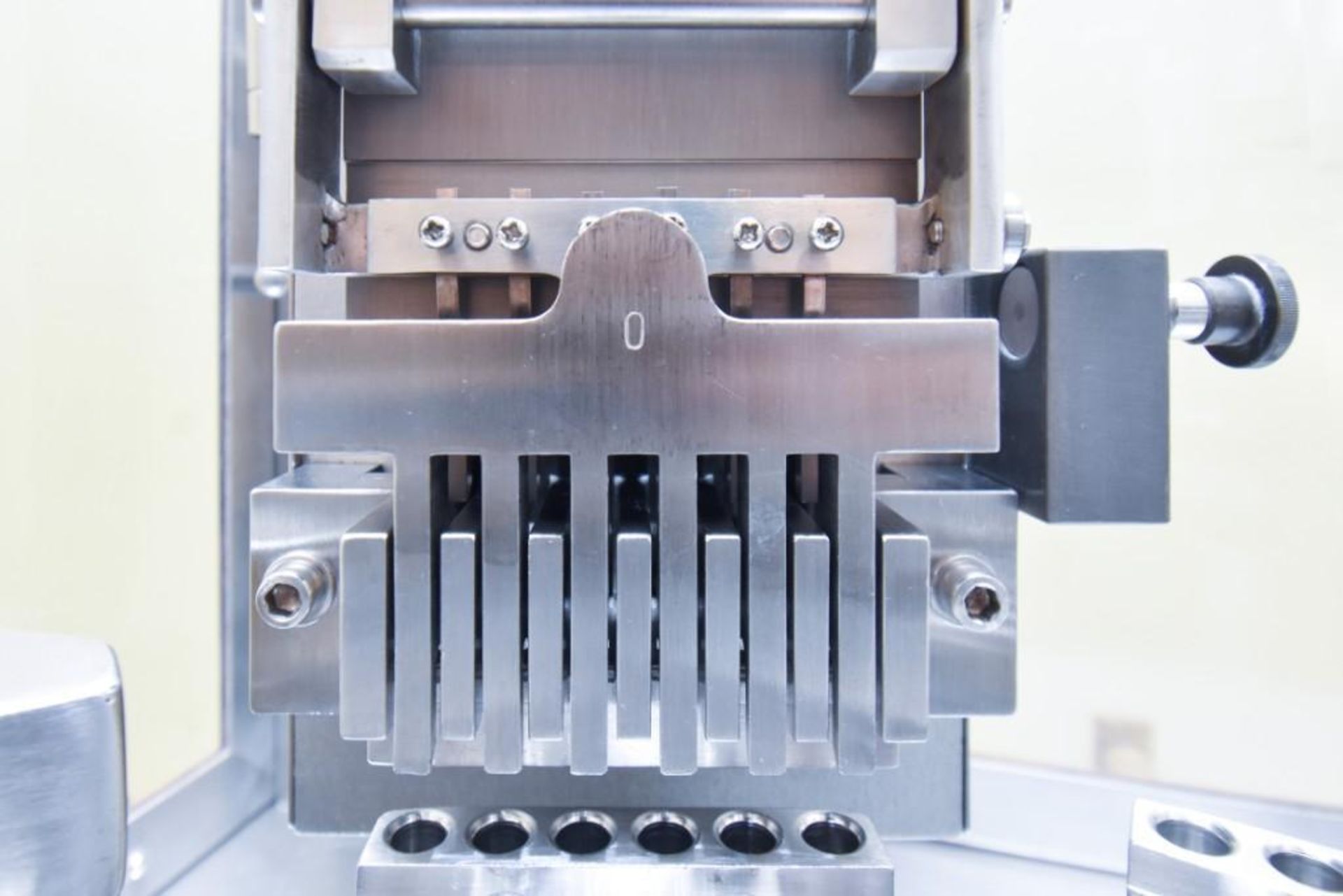 NJP 800 Automatic Encapsulation Machine - Image 8 of 12