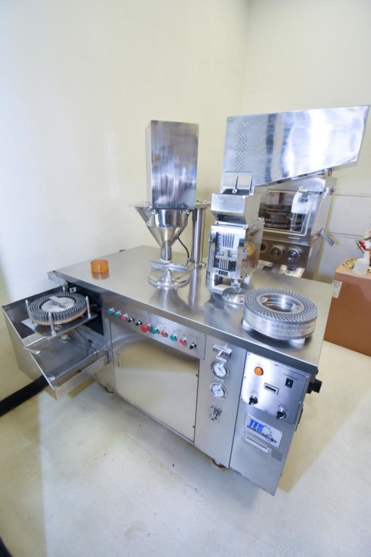 TES- 4 Semi Auto Capsule Filling Machine - Image 2 of 12