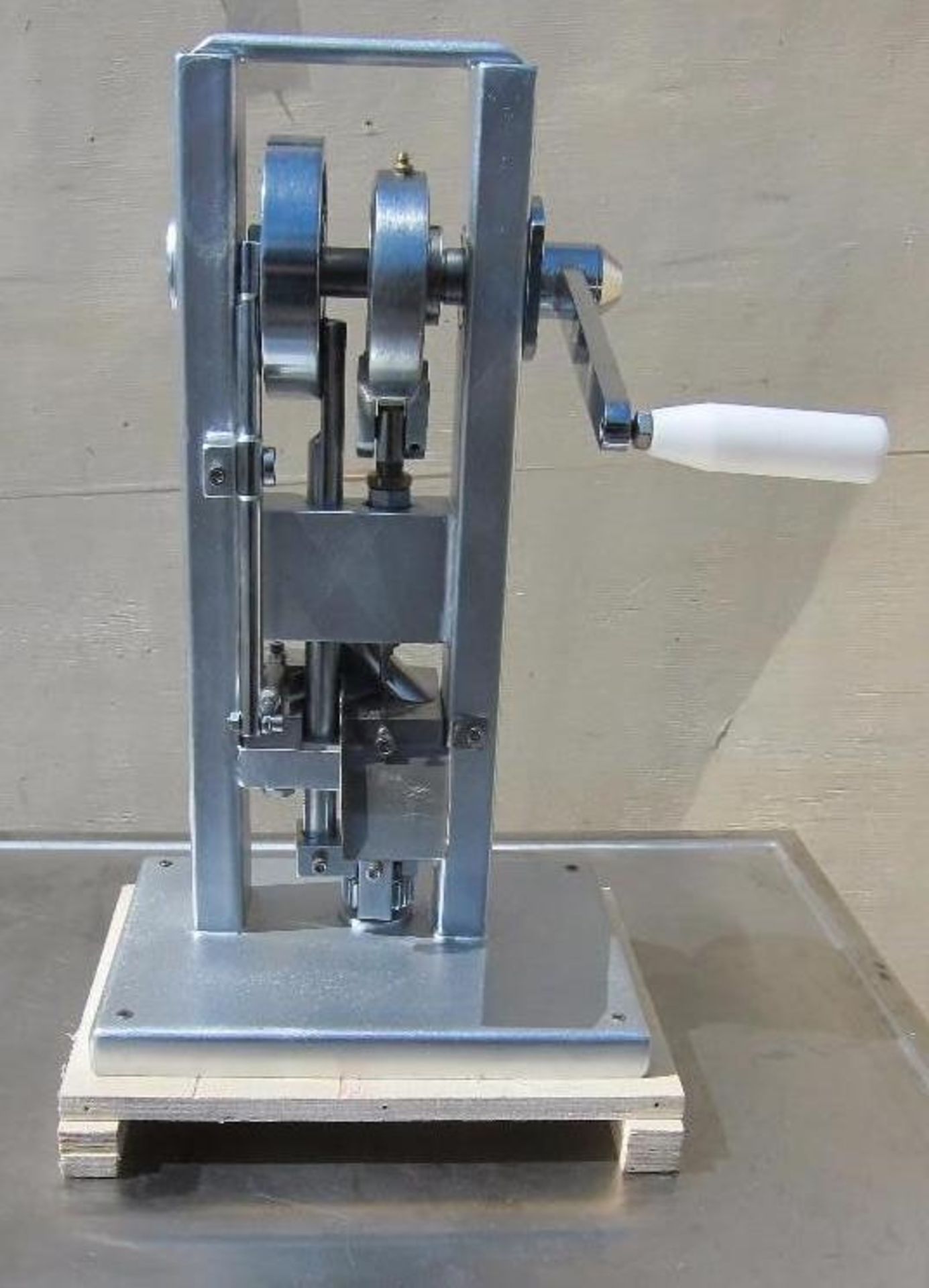 Manual Single Punch Tablet Press - Image 3 of 4