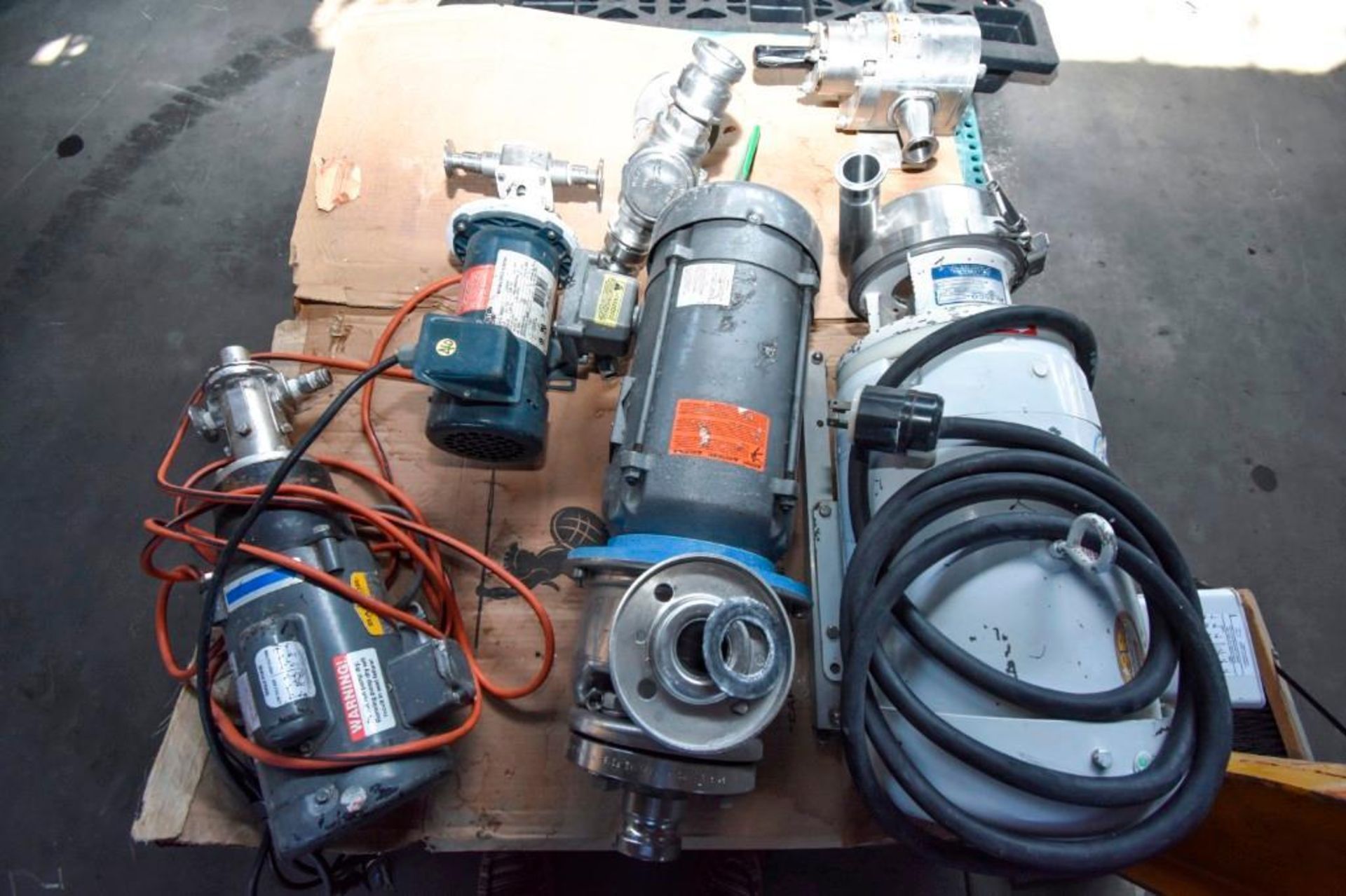 Assorted Pallet of motors and pumps - Image 8 of 9