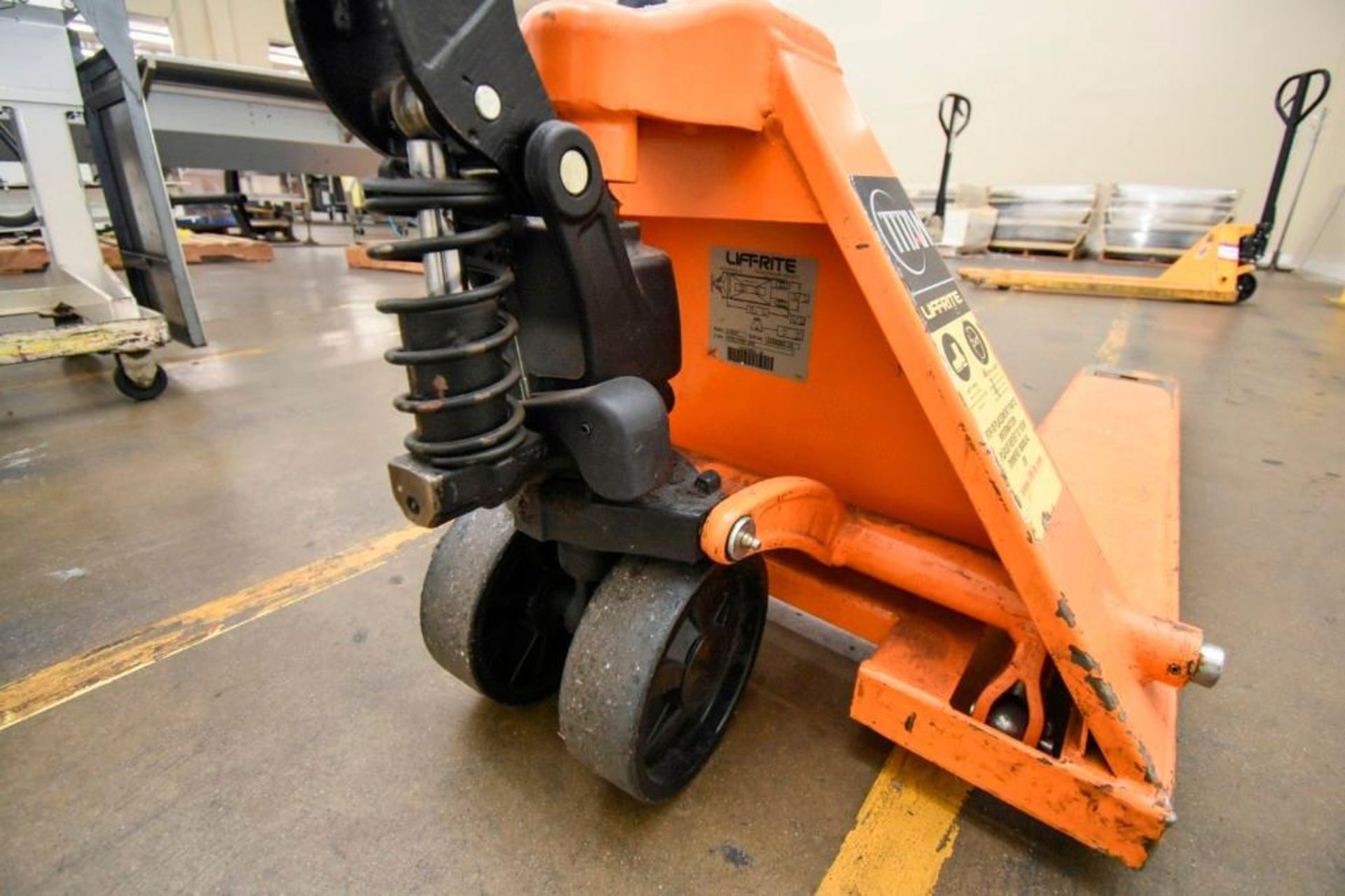 Titan 5500 Lb Pallet Jack - Image 7 of 7