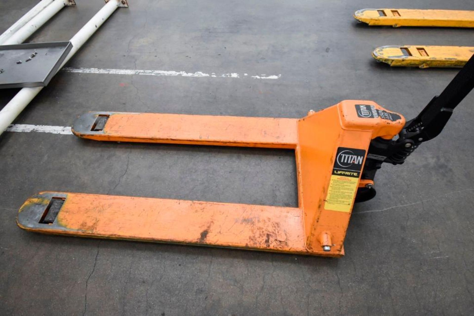 5500 Lb Pallet Jack - Image 3 of 6