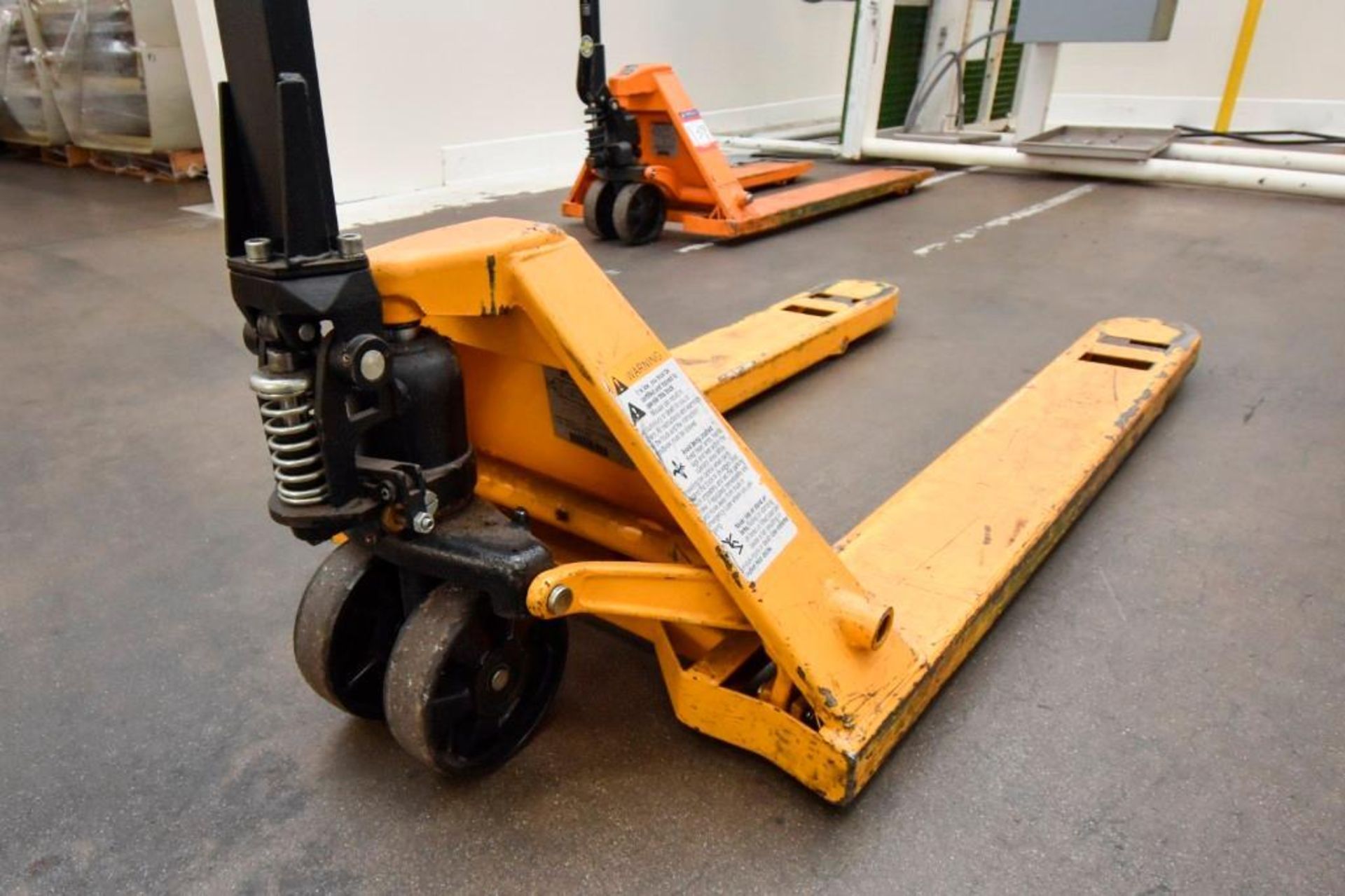 5500 Lb Pallet Jack - Image 5 of 7