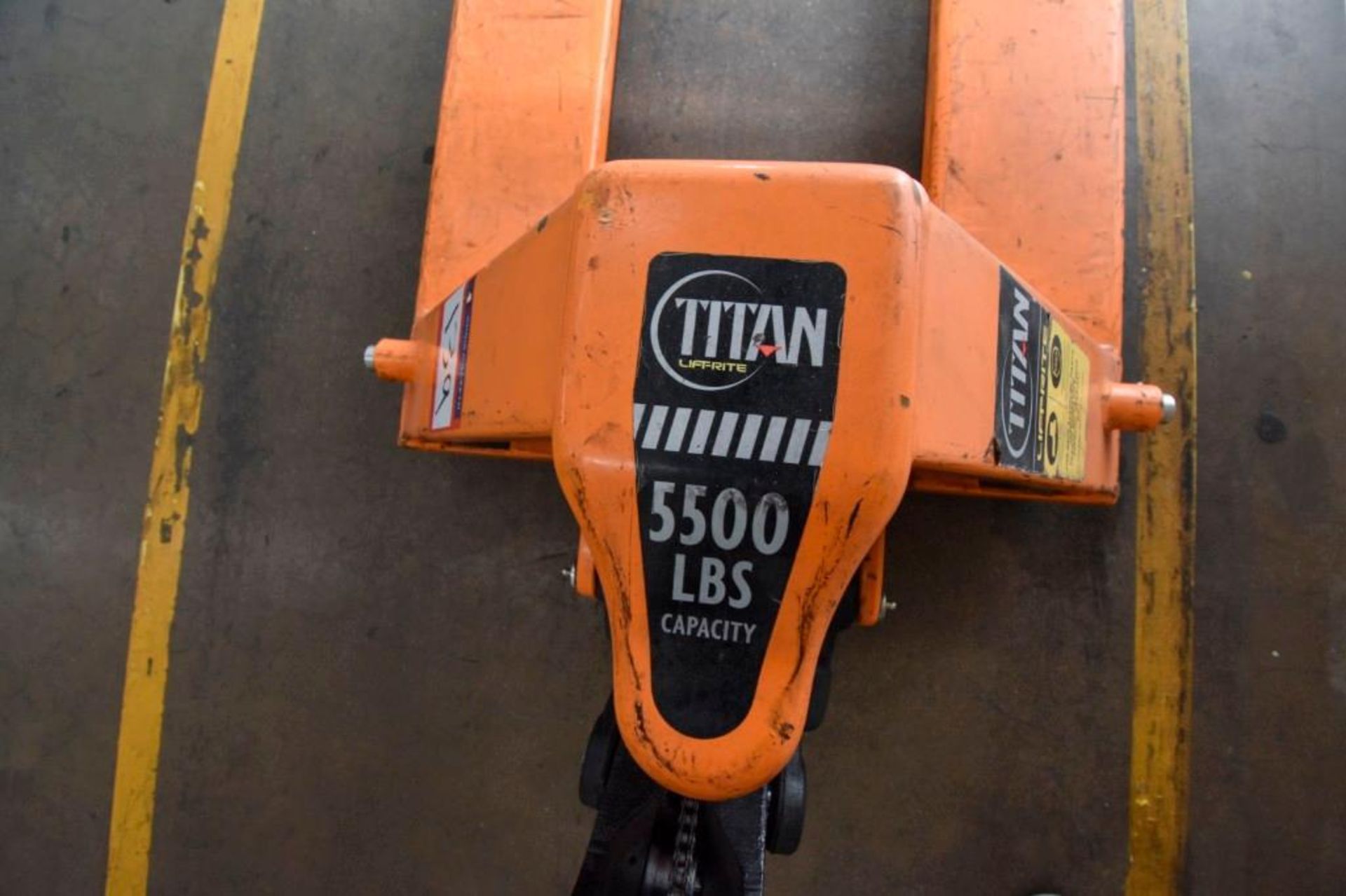 Titan 5500 Lb Pallet Jack - Image 5 of 6