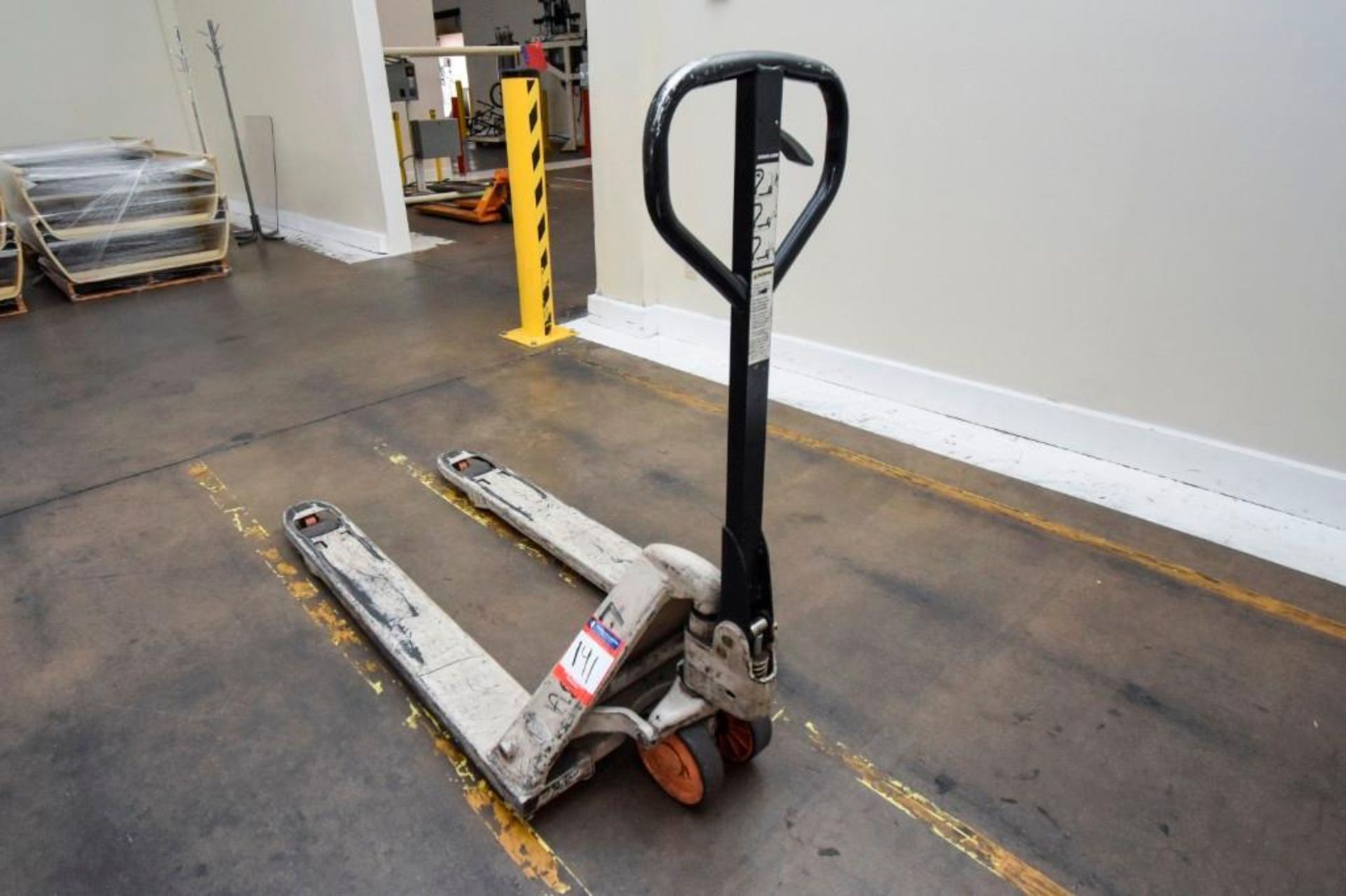 5500 Lb Pallet Jack - Image 3 of 7