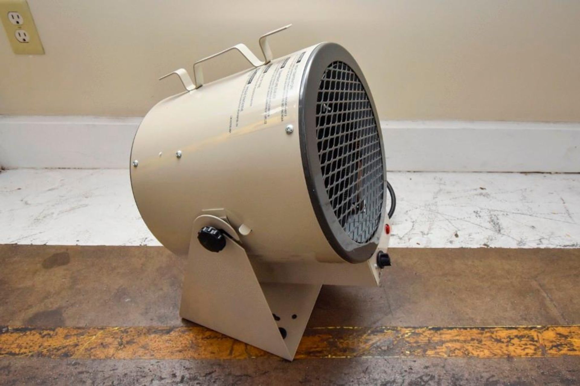 TPI Corporation Heater - Image 3 of 5