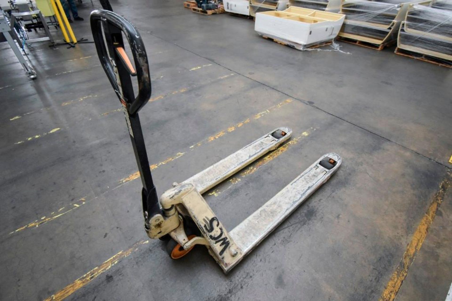 5000 Lb Pallet Jack - Image 4 of 5