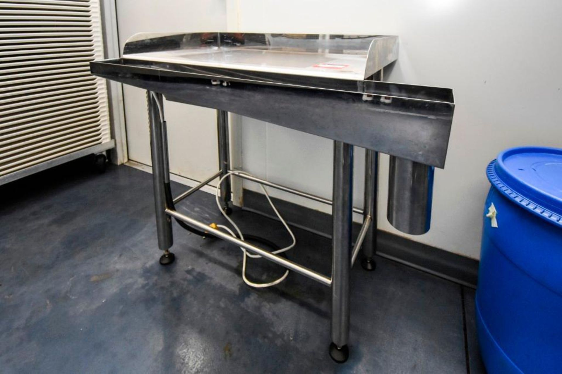 Inspection Table with Light - Image 4 of 8