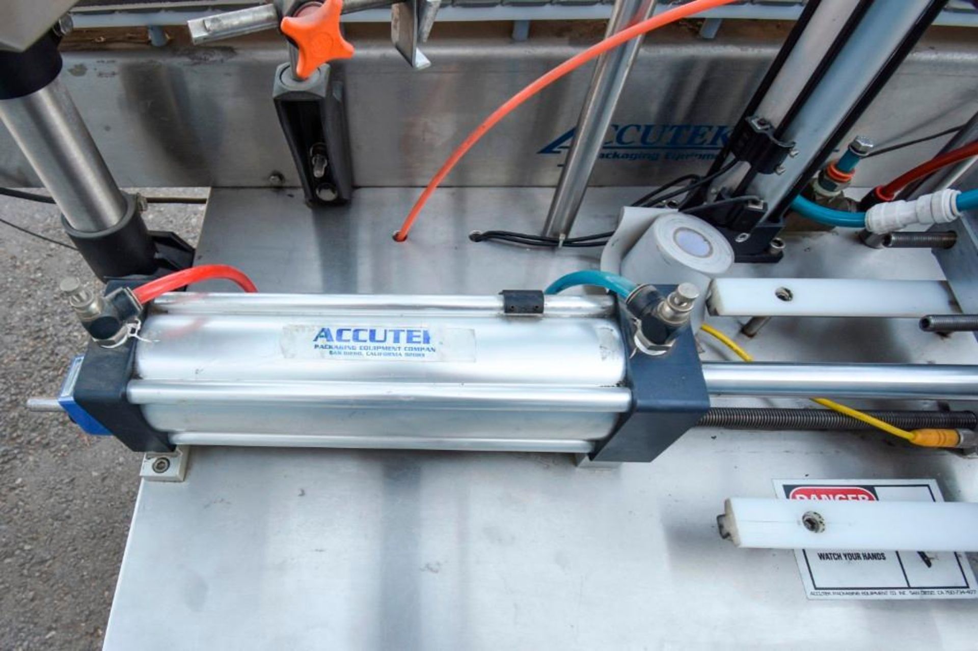 Accutek 4 Head Liquid Filler AVF4-8 - Image 13 of 22