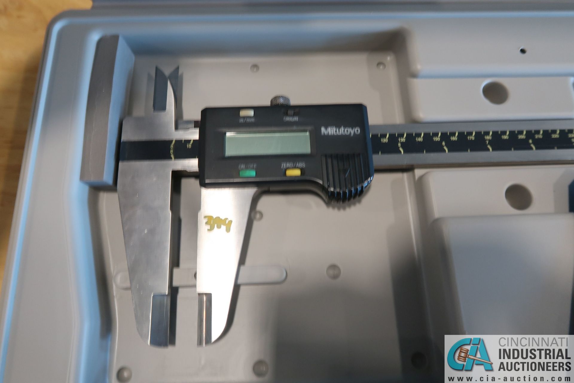 24" MITUTOYO CD-24" C ABSOLUTE DIGIMATIC CALIPER - Image 2 of 2