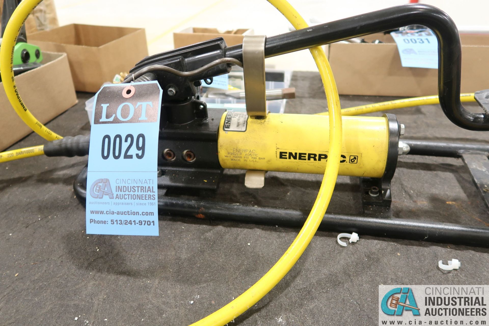 75 TON ENERPAC HYDRAULIC JACK WITH ENERPAC P392FR HYDRAULIC PUMP - Image 3 of 3