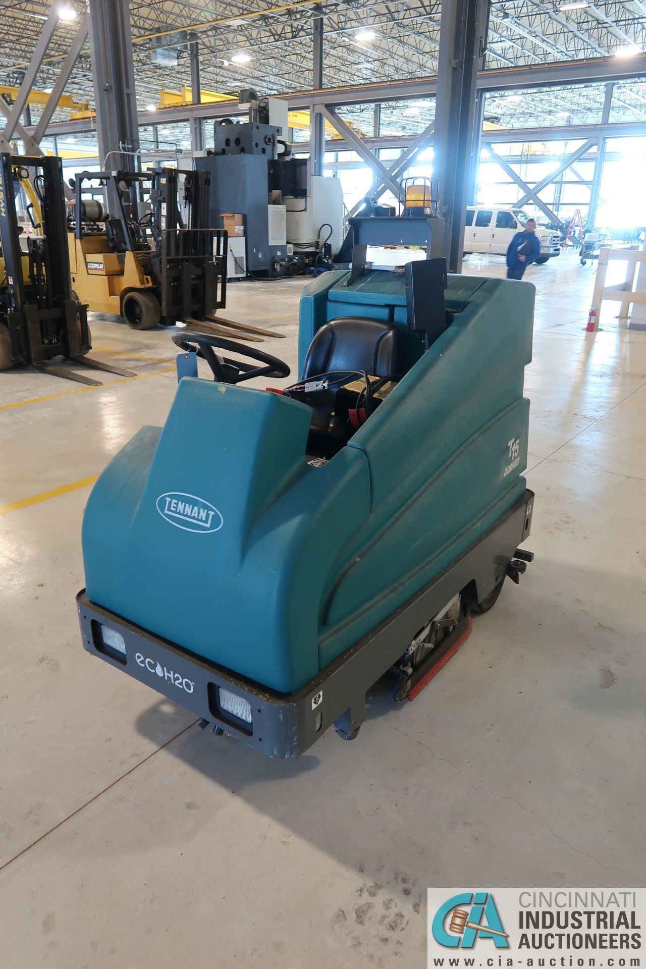 TENNANT MODEL T15 ELECTRIC RIDE-ON FLOOR SCRUBBER; S/N 16568, 36 VOLT WITH CHARGER - Image 2 of 7