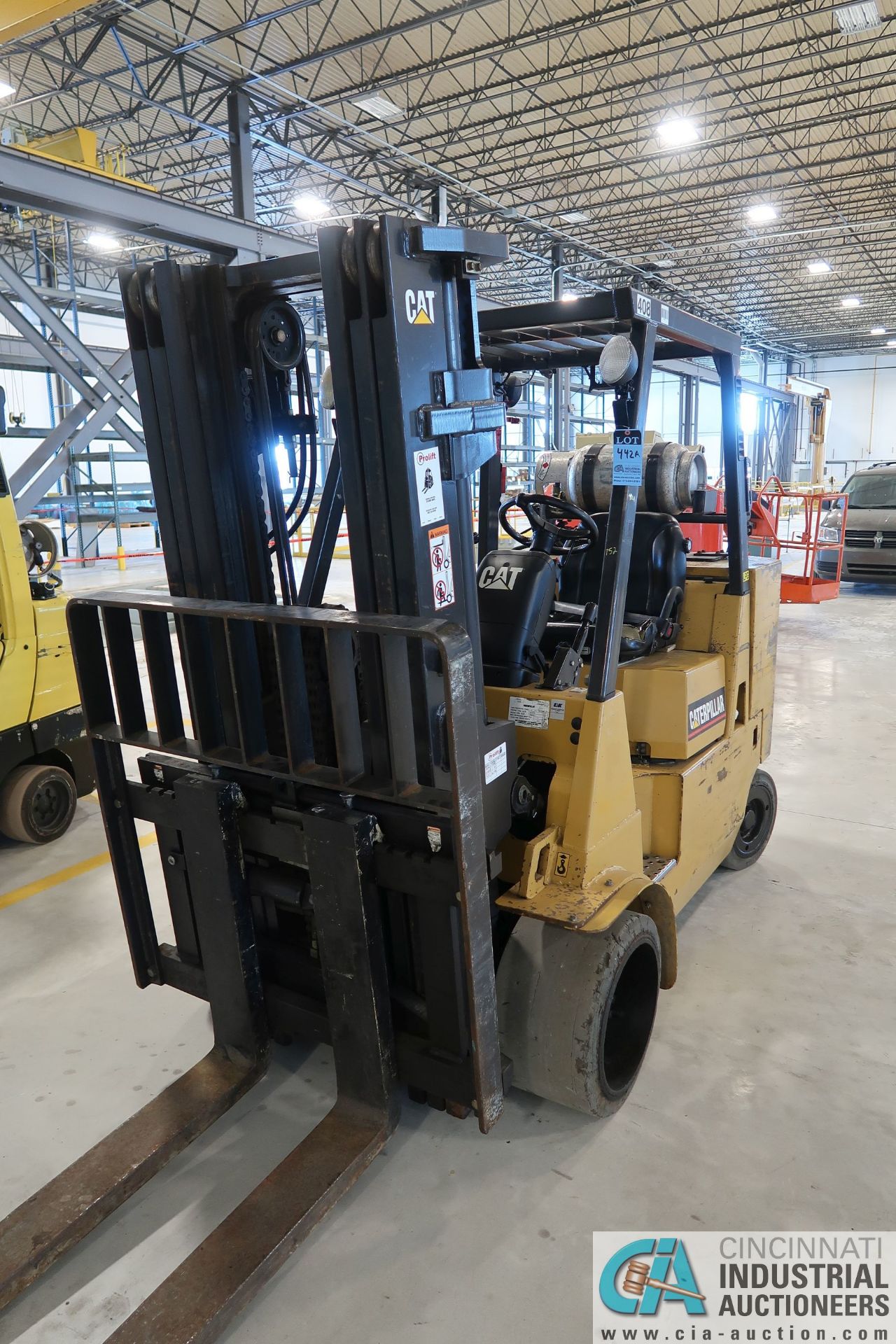 11,000 LB. CATERPILLAR MODEL GC55K LP GAS LIFT TRUCK; S/N AT88A00314, 84" MAST HEIGHT, 172" LIFT