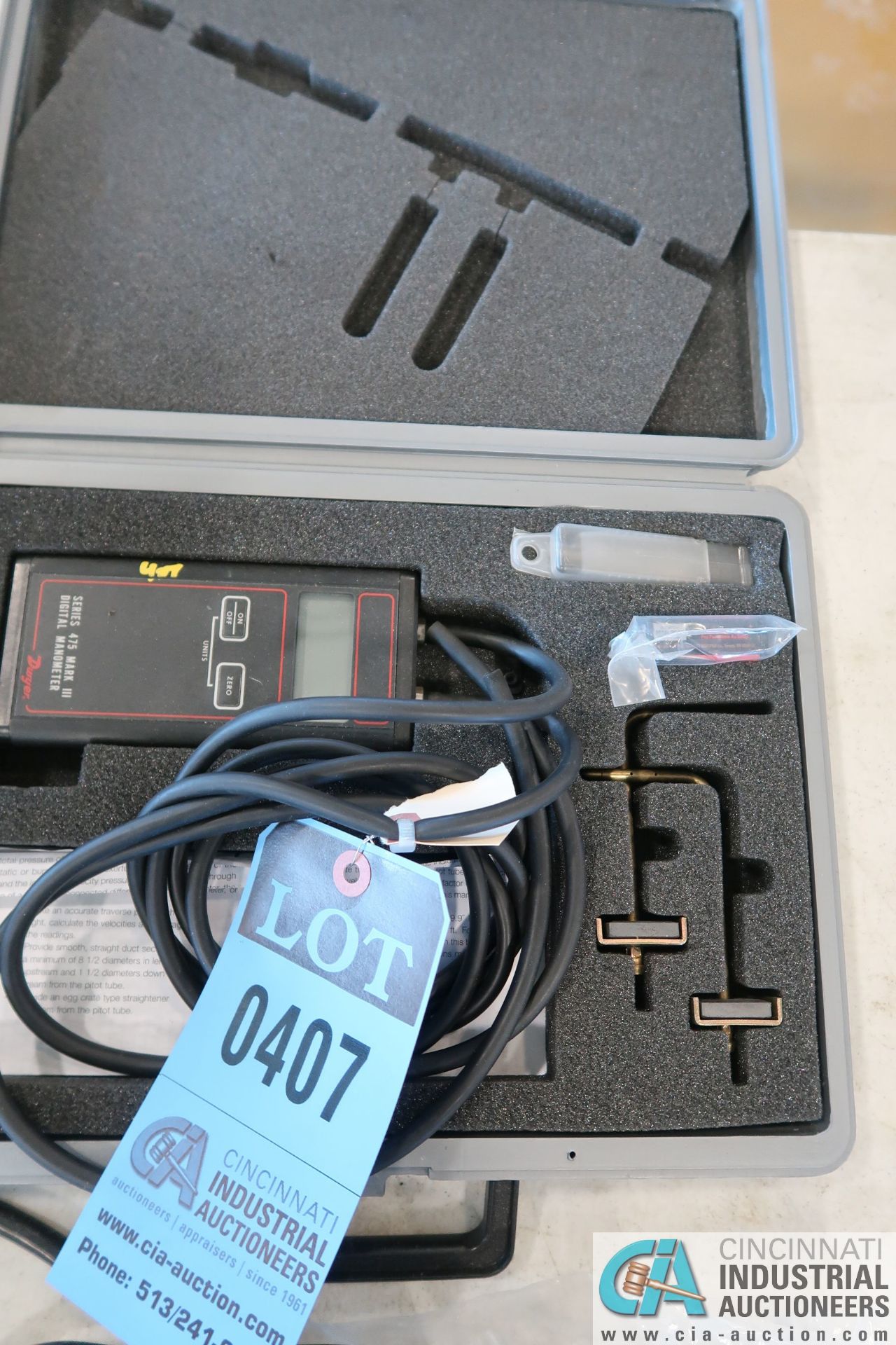 DWYER SERIES 475 MARK III DIGITAL MANOMETER