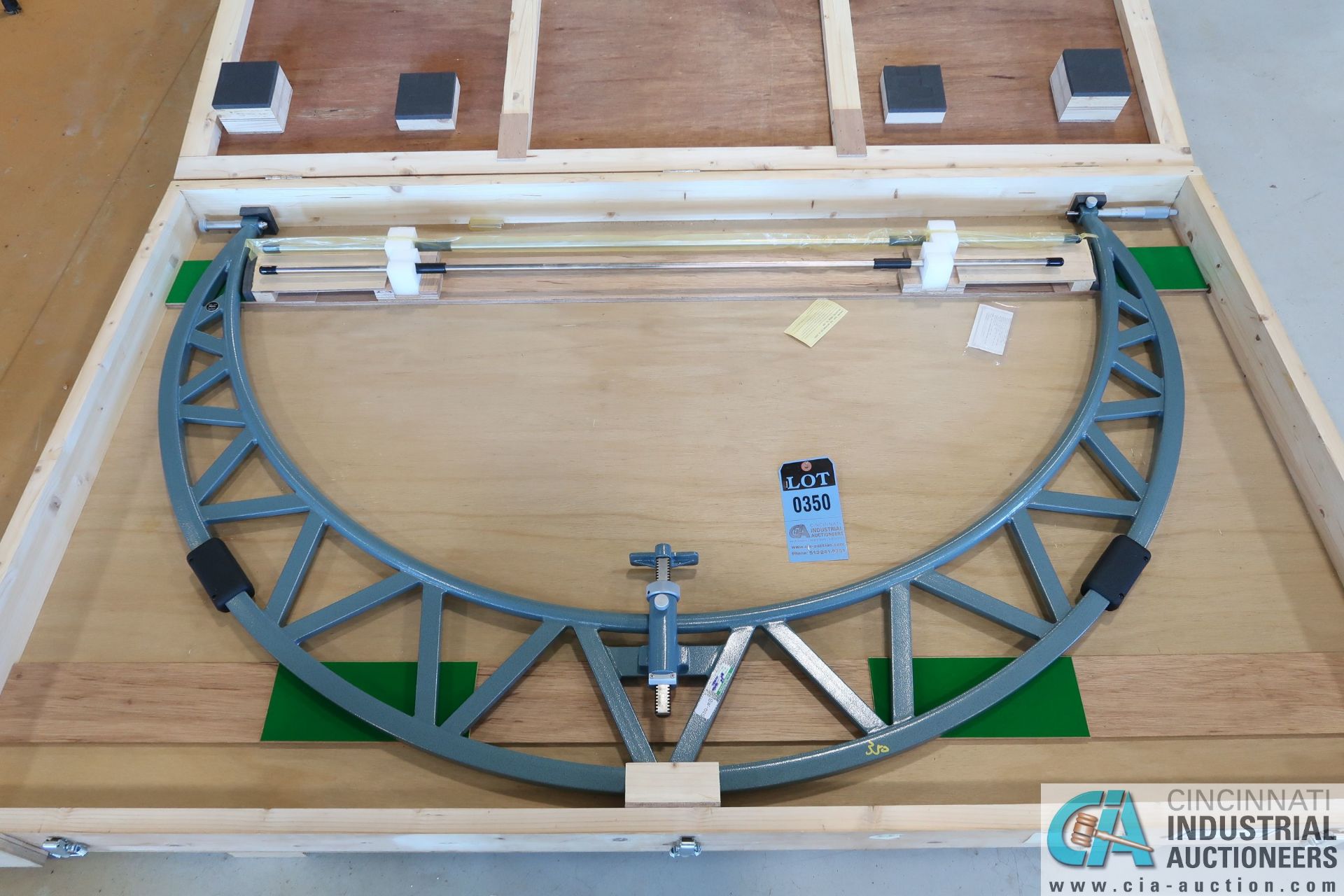 1300 MM - 1400 MM MITUTOYO 105-411 VERNIER OUTSIDE MICROMETER