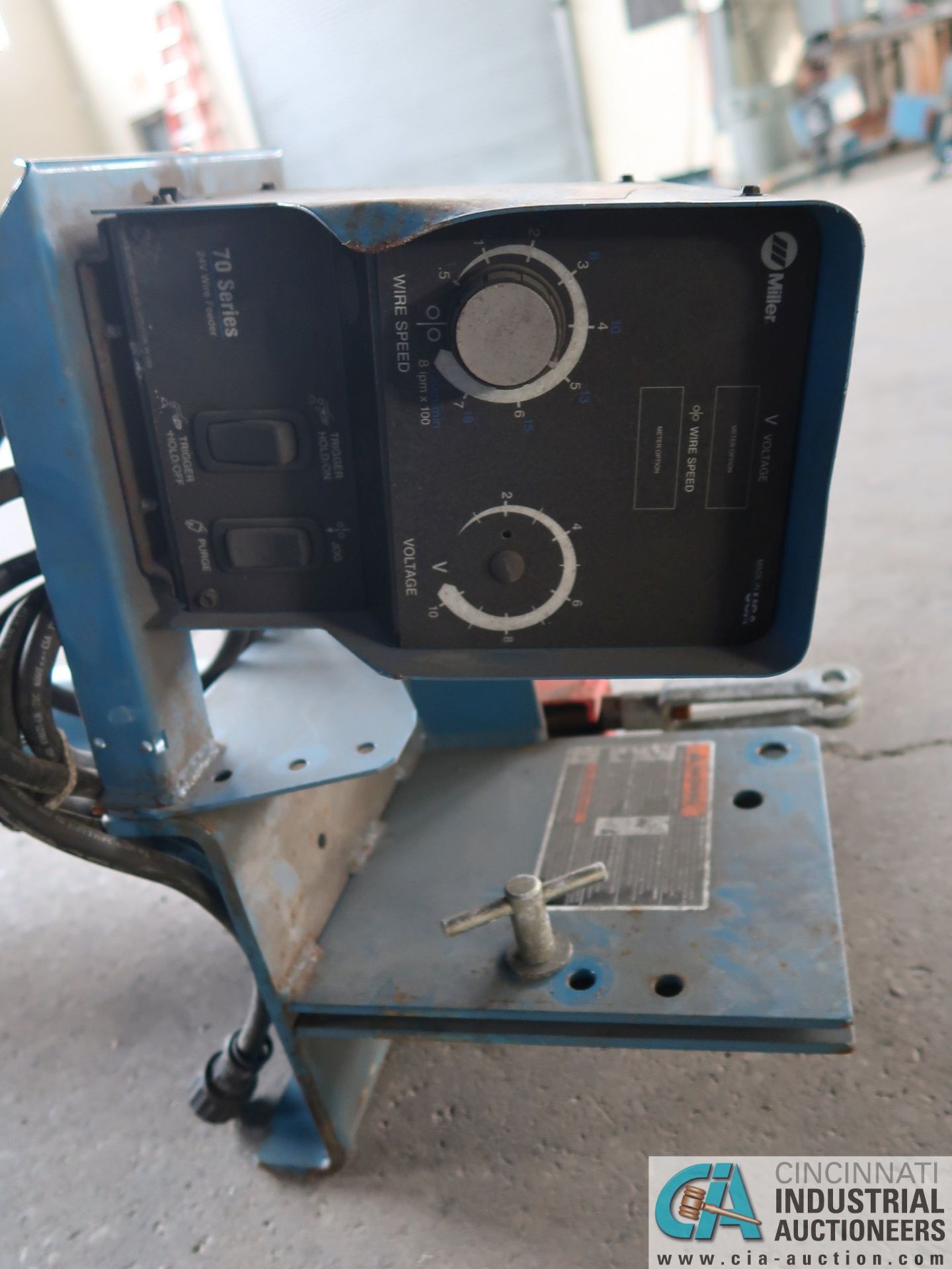 MILLER 70 SERIES WIRE FEEDER AND PEDESTAL - Image 2 of 3