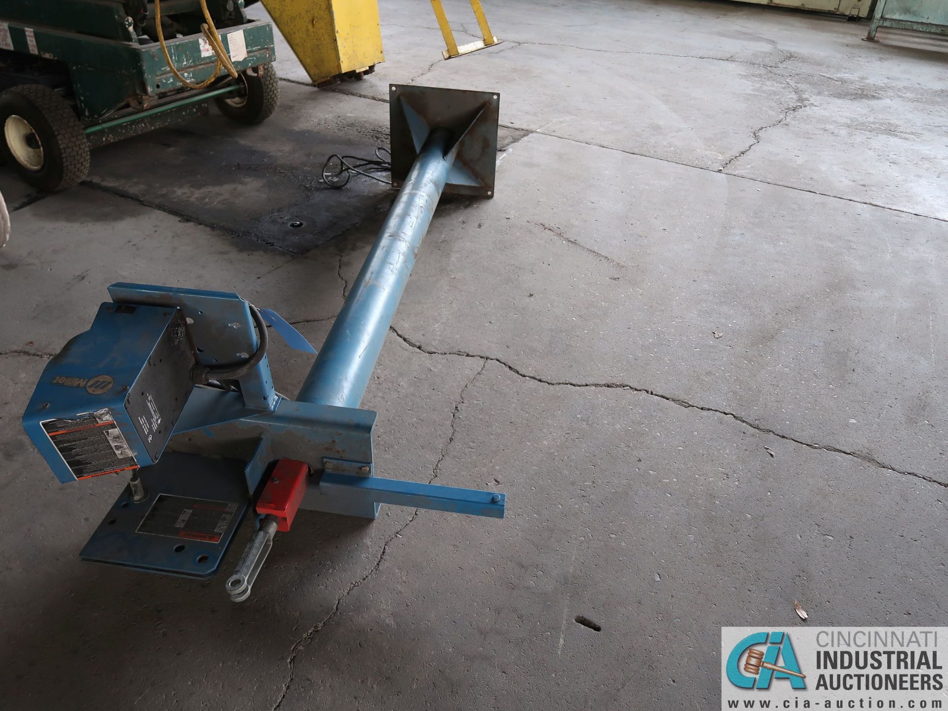 MILLER 70 SERIES WIRE FEEDER AND PEDESTAL - Image 3 of 3