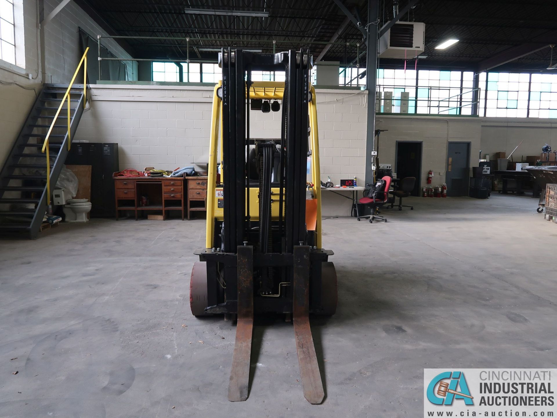 6,000 LB. HYSTER MODEL S60FT FORK TRUCK; S/N F187V25801M, LP GAS, SOLID TIRE, 187.8" LIFT HEIGHT, - Image 3 of 6