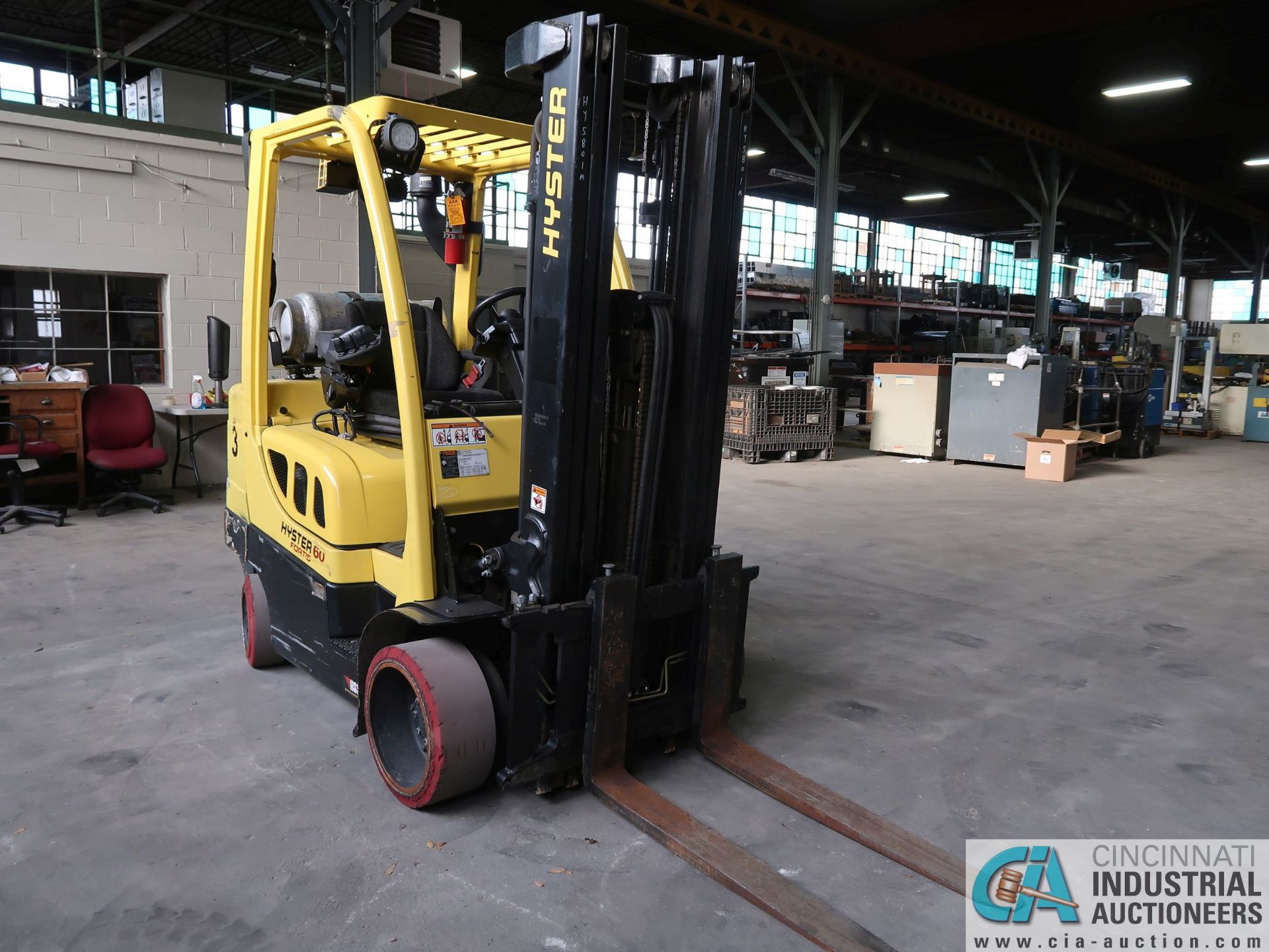 6,000 LB. HYSTER MODEL S60FT FORK TRUCK; S/N F187V25801M, LP GAS, SOLID TIRE, 187.8" LIFT HEIGHT, - Image 2 of 6