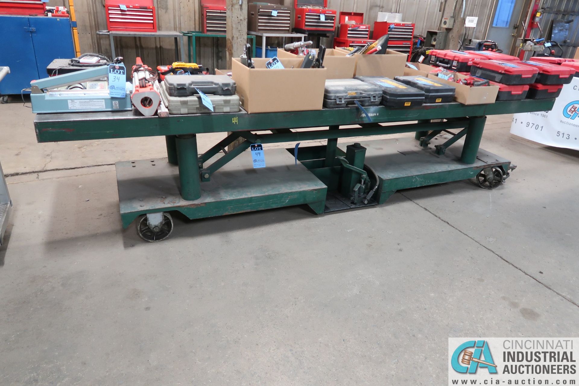 144" X 30" HEAVY DUTY STEEL PORTABLE HYDRAULIC TABLE