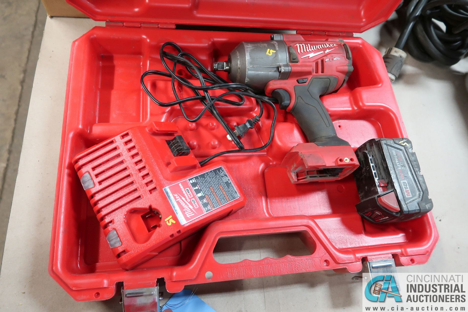 1/2" MILWAUKEE CORDLESS IMPACT WRENCH