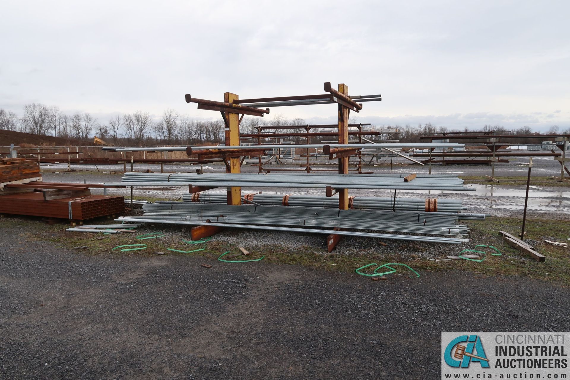 (LOT) CANTILEVER RACKING WITH CONTENTS: PIPE, TUBING, AND OTHER - Image 2 of 7