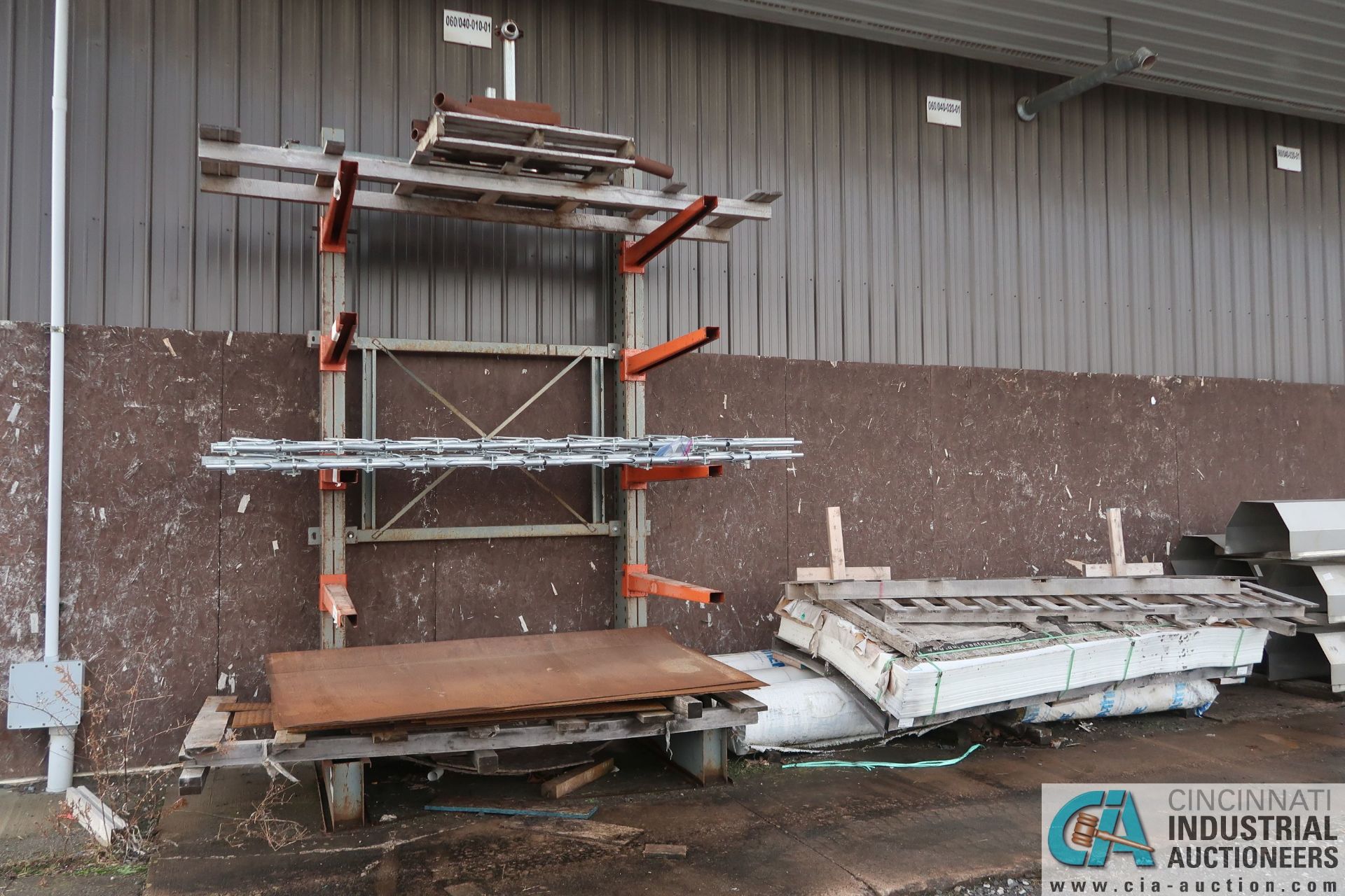 (LOT) CANTILEVER RACK WITH CONTENTS AND FAN PARTS - Image 2 of 3