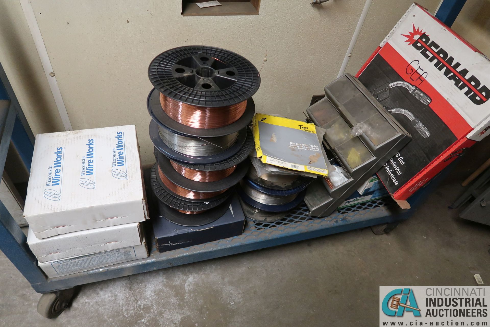 (LOT) CONTENTS OF ROOM, MISC. WELDING SUPPLIES, WIRE, HOSE, GRINDING WHEELS, SAFETY WEAR - Image 3 of 7