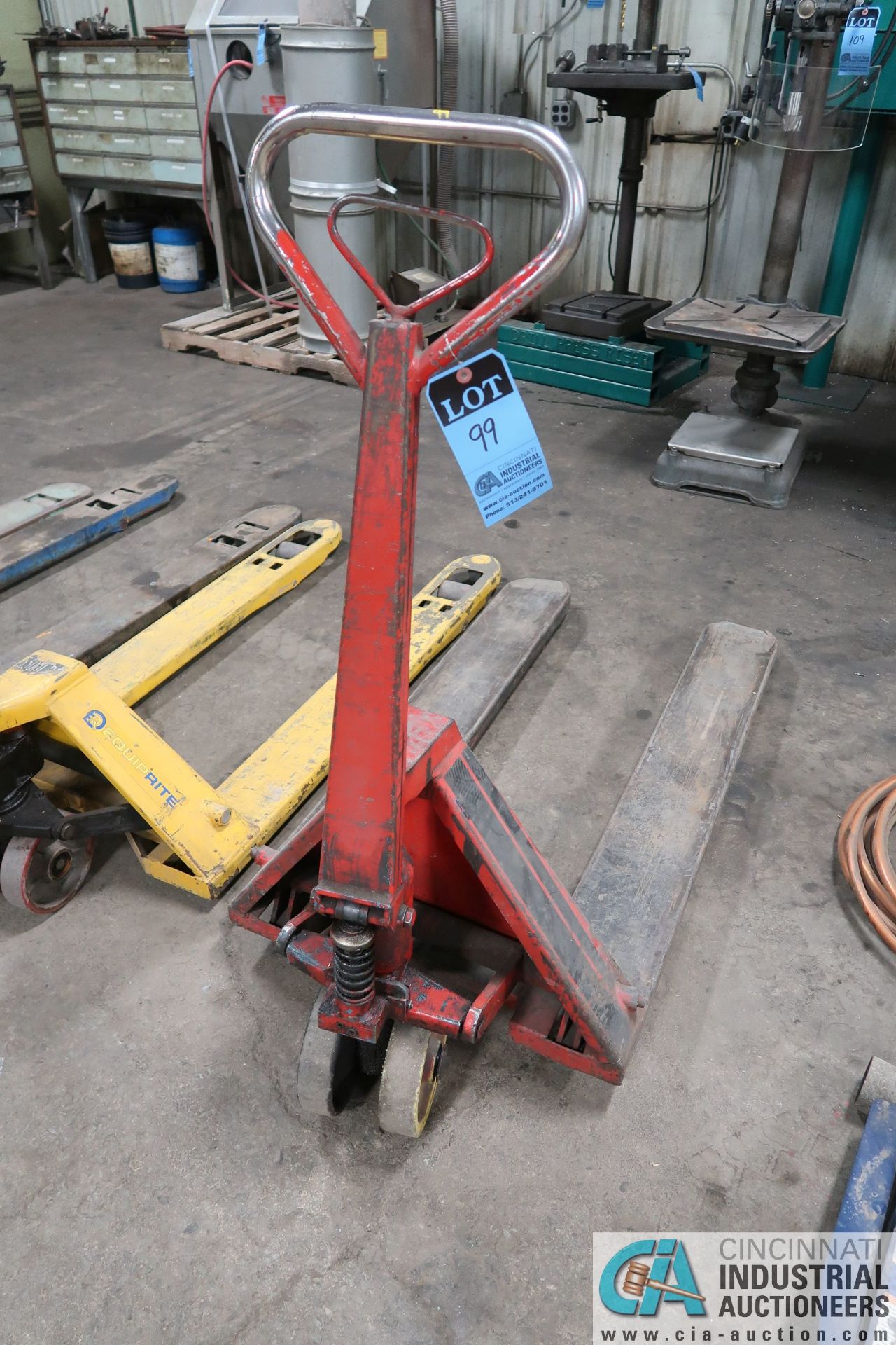 5,500 LB PALLET TRUCK