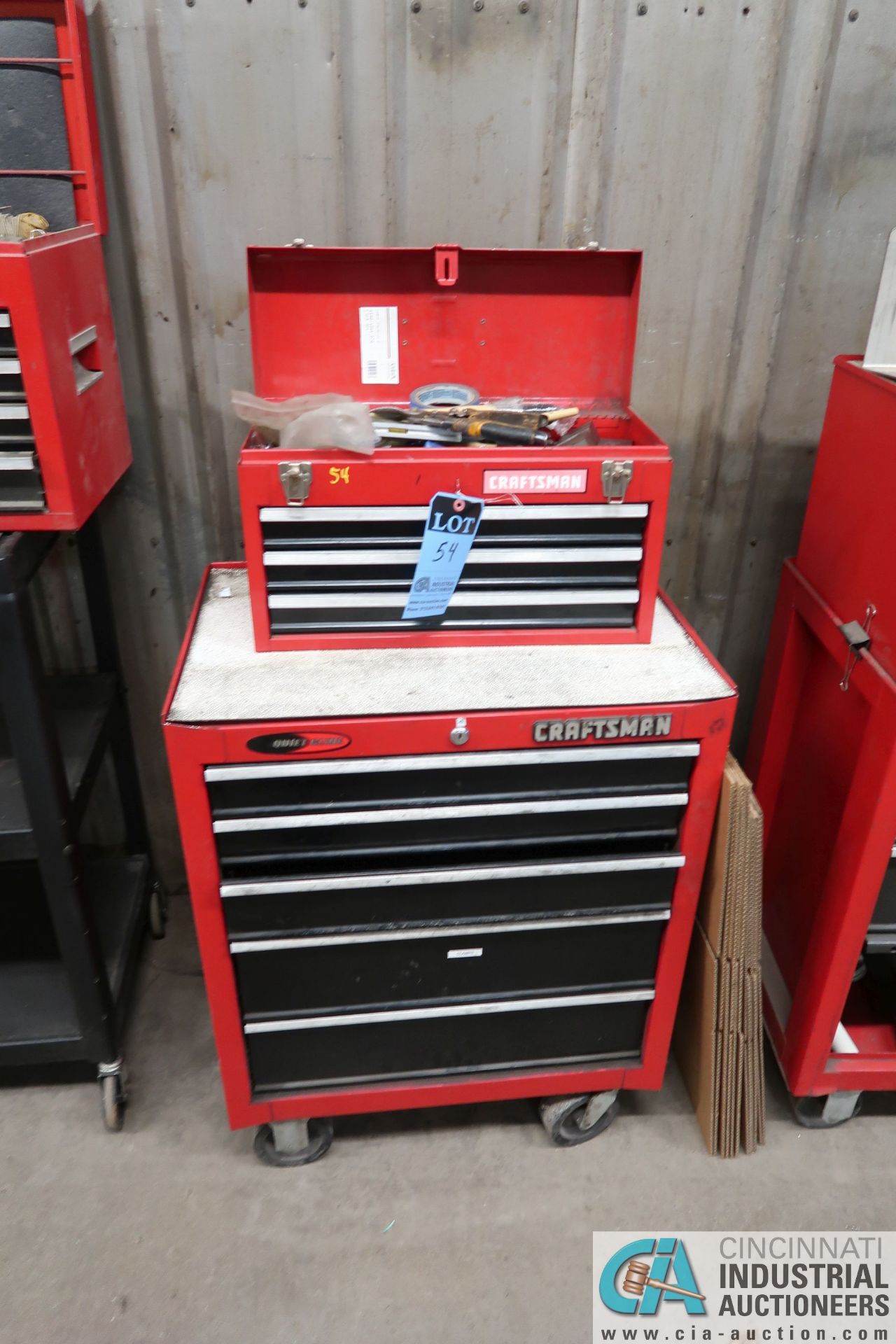 8-DRAWER CRAFTSMAN PORTABLE TOOL BOX WITH TOOLS