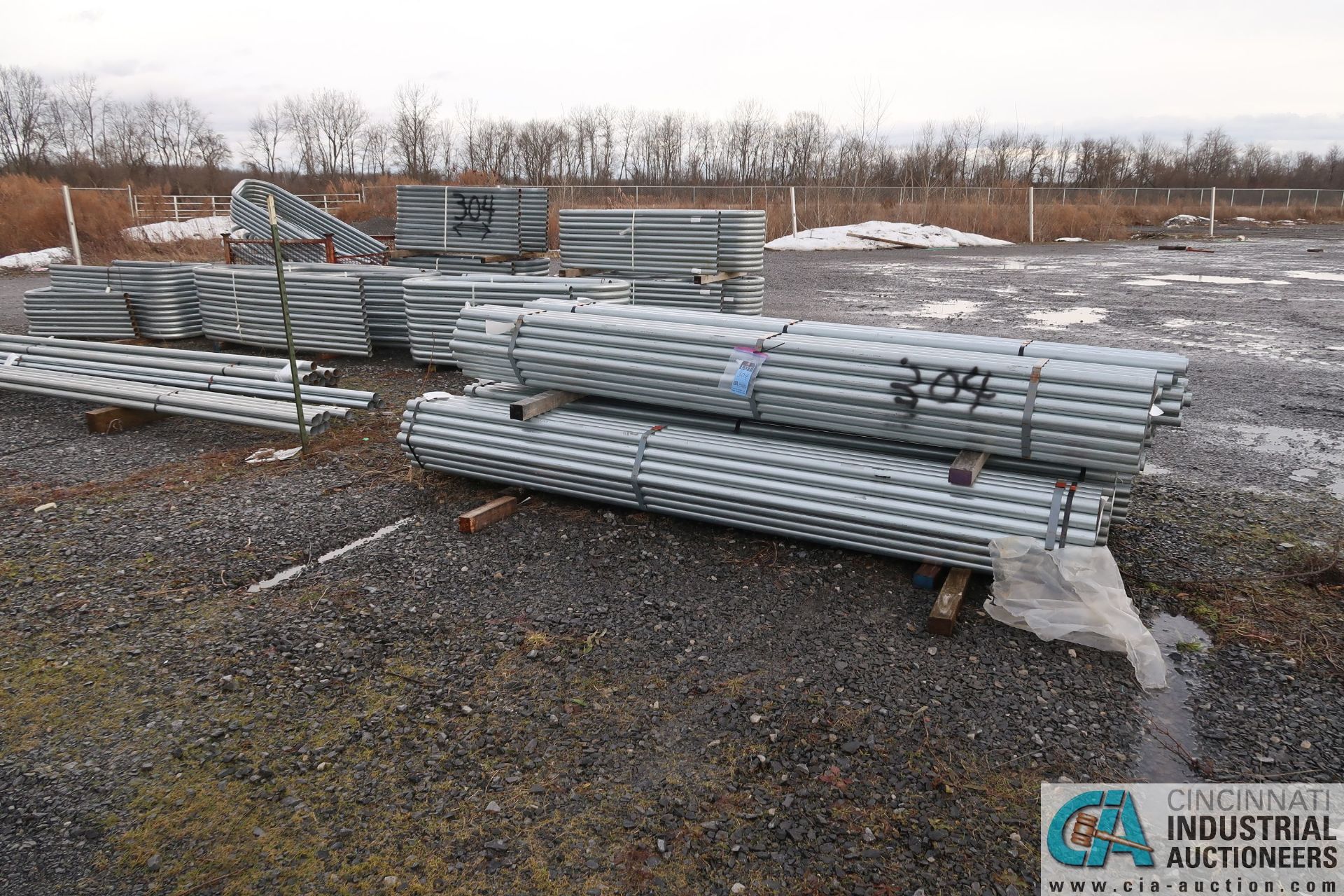 (LOT) GALVINIZED PIPE AND BARN STALL DIVIDERS - Image 4 of 6