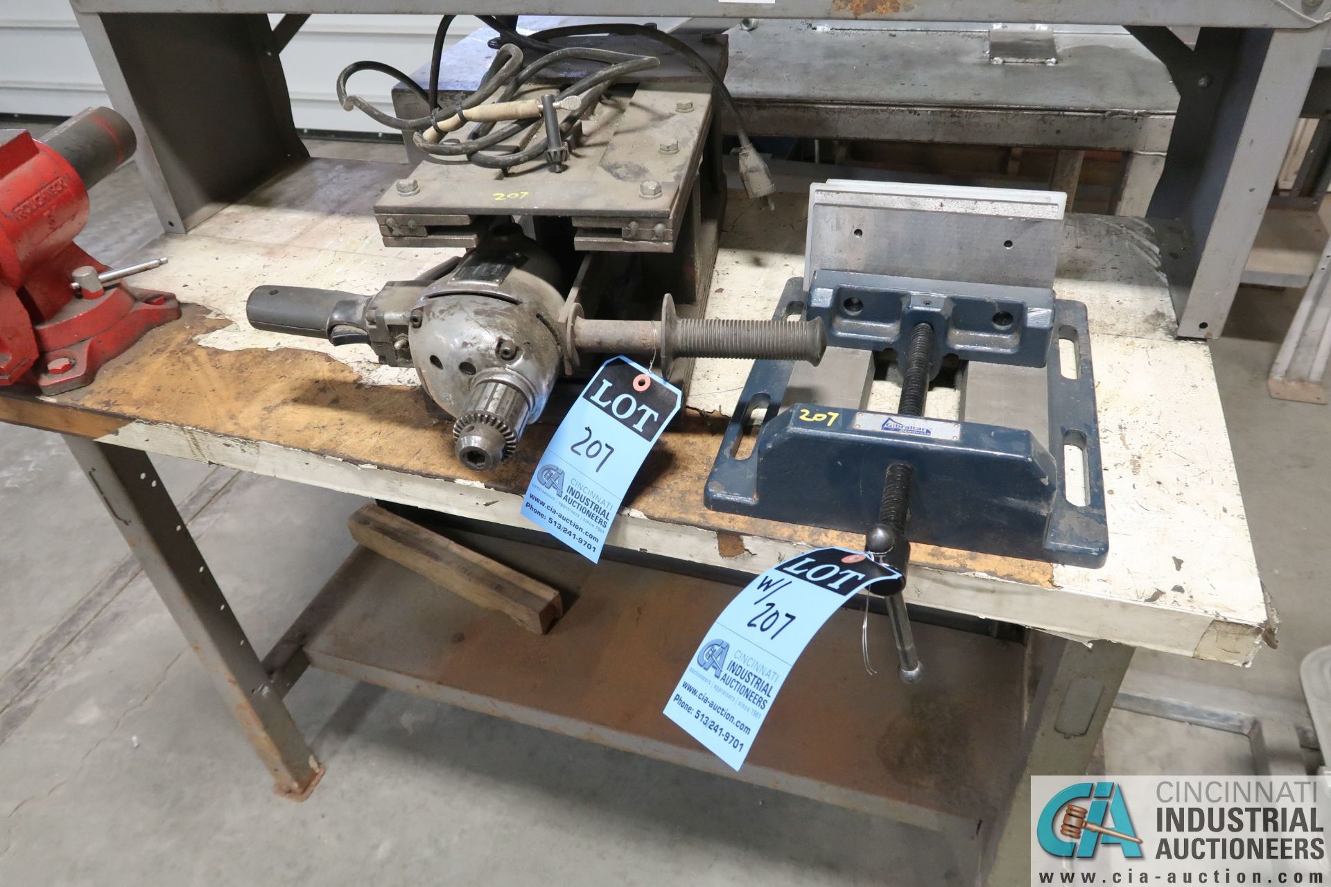 (LOT) 1/2" SPECIALITY DRILL AND 8" GIBRATOR DRILL VISE