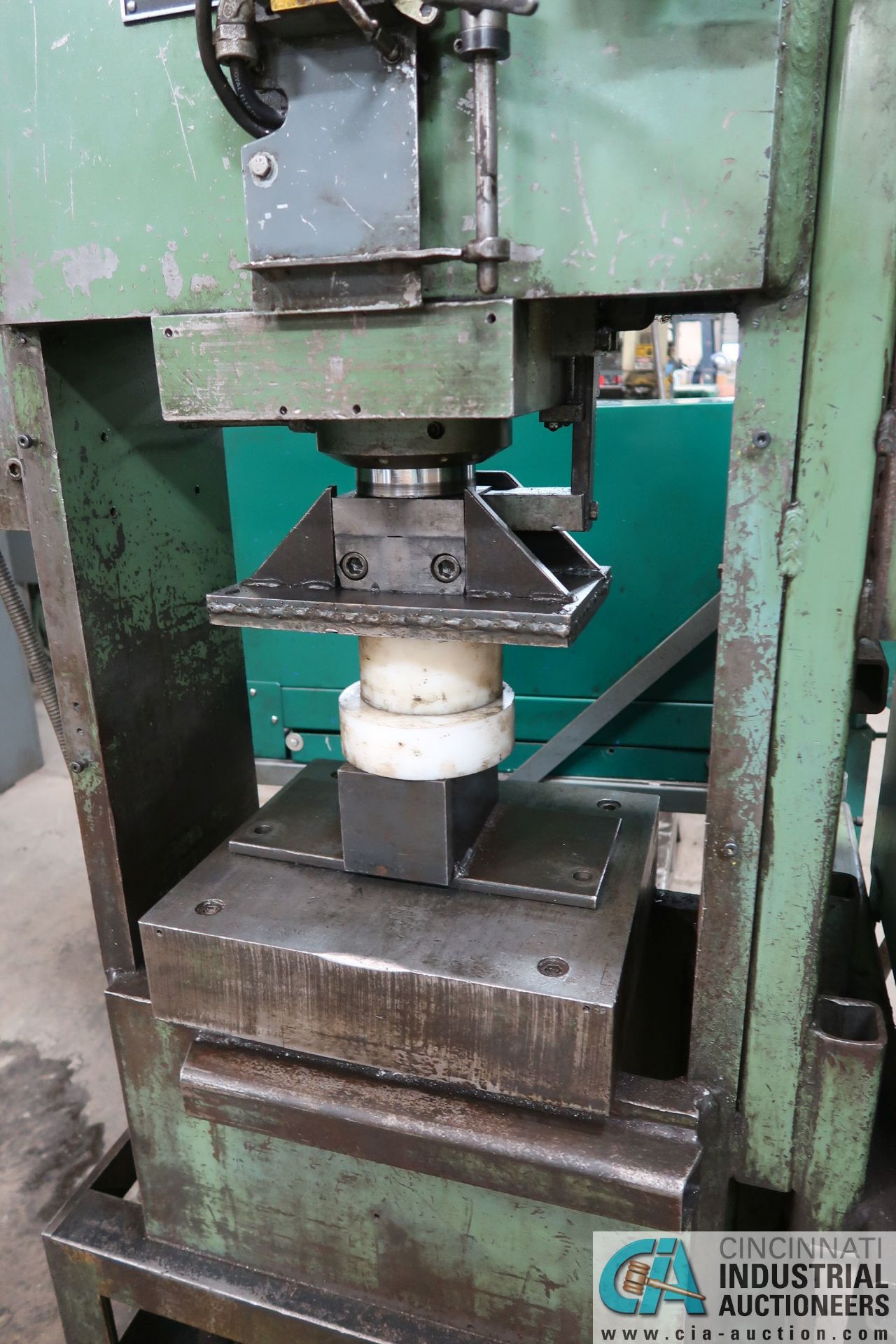 IMPERIAL VERTICAL HYDRAULIC PRESS, 4" DIAMETER ROLL, 16" STROKE (APPROX.), 14" X 16" BED, 20" - Image 4 of 6