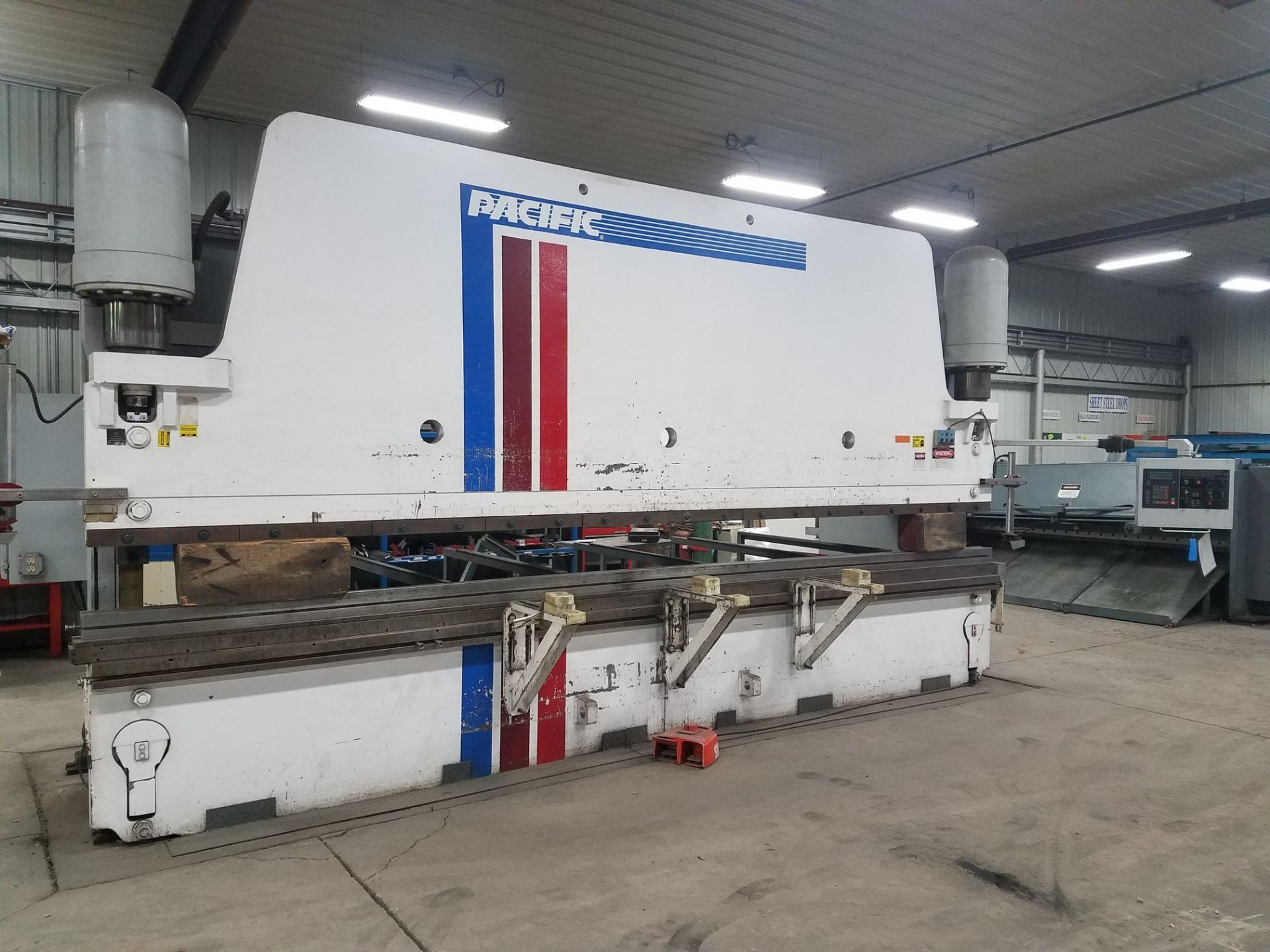 400 TON X 20' PACIFIC MODEL FK400-20/18 HYDRAULIC PRESS BRAKE; S/N A1353, CE DNC 50 CONTROL, 3-AXIS, - Image 2 of 13