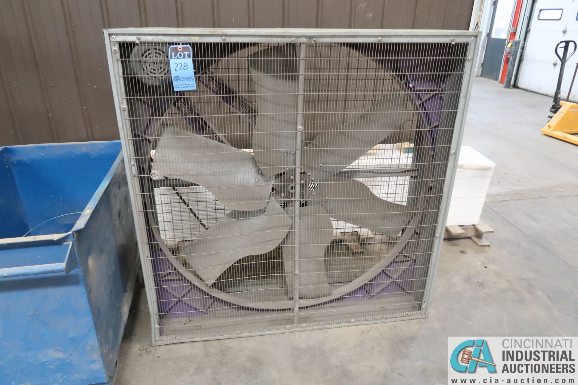 (LOT) 48" BOX FAN, STEEL CONTAINER AND SKID OF 15" WIDE PLASTIC SHEET - Image 2 of 4