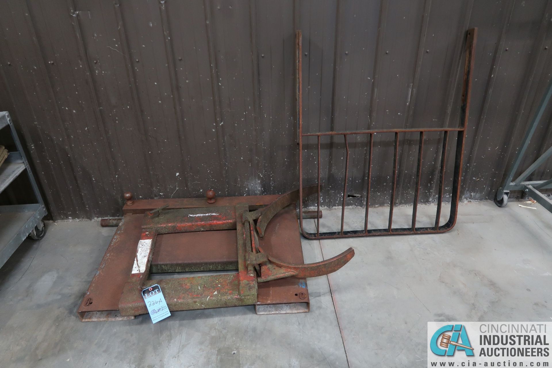 (LOT) BARREL GRABBER, TRAILER MOVER, LIFT RACK GUARD