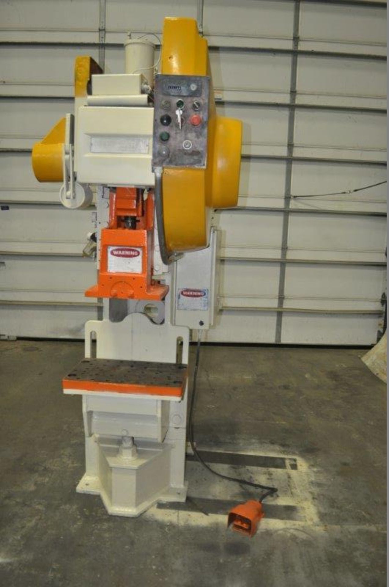 35 TON NIAGARA MODEL AMB-35 ADJUSTABLE BEND HORN PRESSES; S/N 49359, 24" LEFT TO RIGHT X 16" FRONT - Image 3 of 9