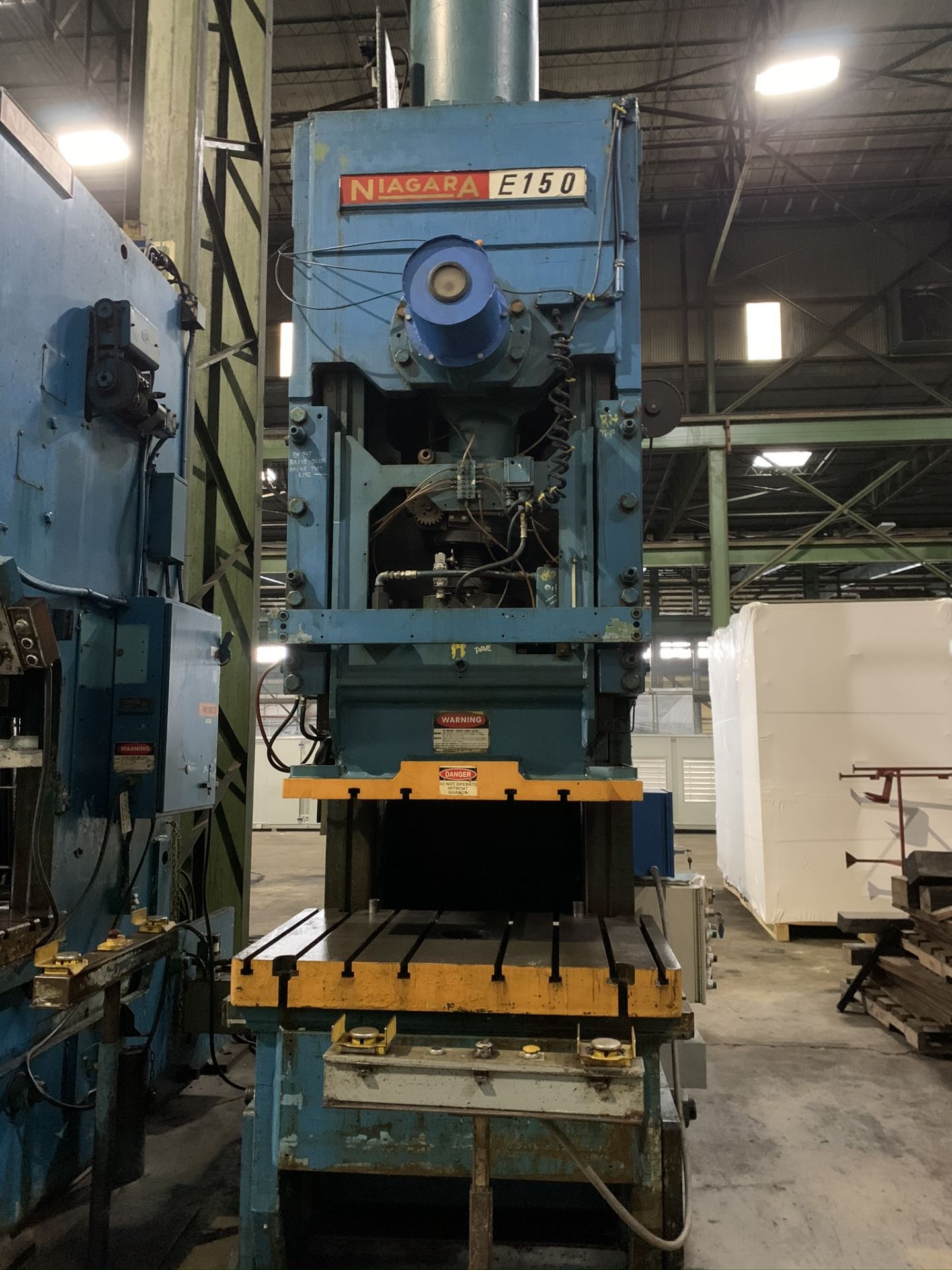 150 TON NIAGARA E-150 OBS SINGLE POINT GAP FRAME PRESS; S/N 50978, BED SIZE 50" X 30", RAM SLIDE - Image 3 of 11