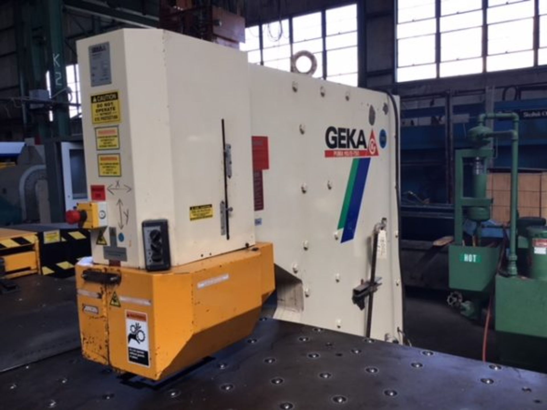 110 TON GEKA CNC PUNCH; S/N 9702, PUNCHING CAPACITY 110 TONS, CAPACITY IN _" MATERIAL 1-1/2", - Image 8 of 10