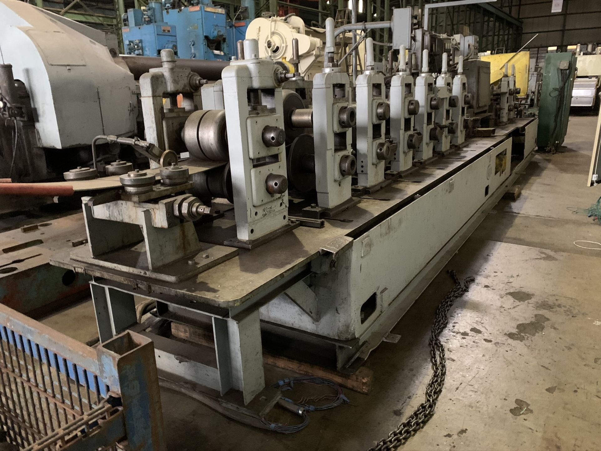 YODER MODEL M3 TUBE MILL; S/N 39774 68259-1, 9-STAND 7-DRIVEN FORMING STANDS, (2) SIZING STANDS, - Image 5 of 9