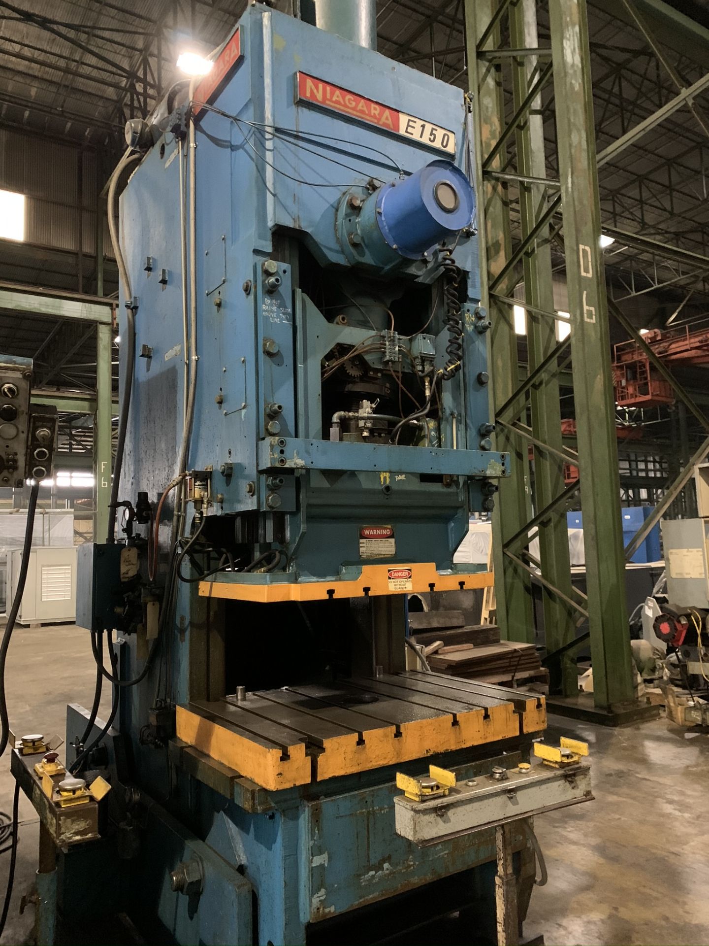 150 TON NIAGARA E-150 OBS SINGLE POINT GAP FRAME PRESS; S/N 50978, BED SIZE 50" X 30", RAM SLIDE - Image 2 of 11