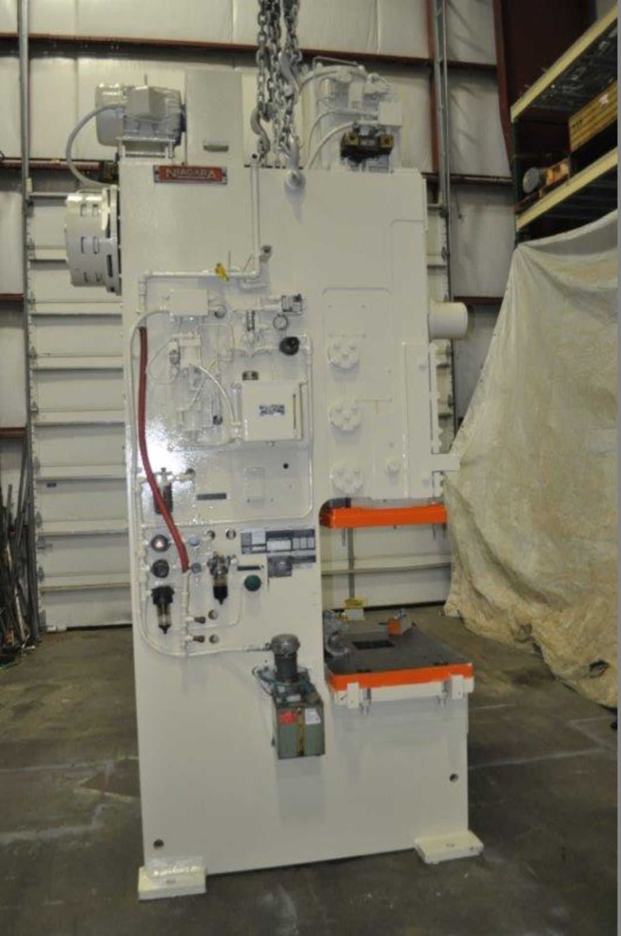 90 TON NIAGARA MODEL E90 OBI BACK GEARED PRESS; S/N 52482, 39" LEFT TO RIGHT X 25" FRONT TO BACK - Image 7 of 9