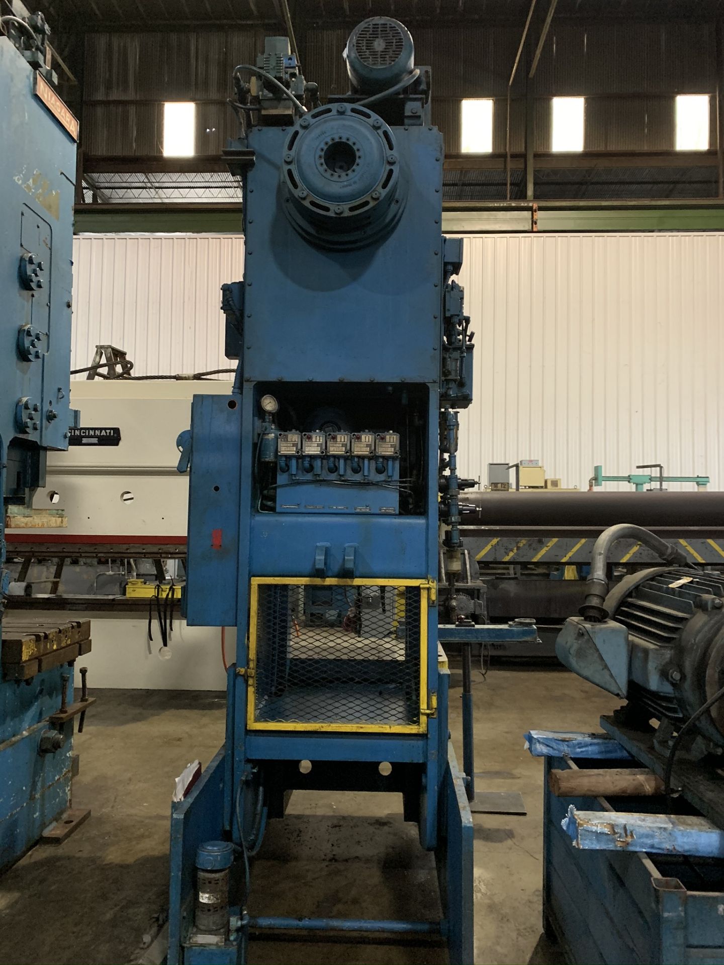 90 TON NIAGARA MODEL E-90 OBI BACK GEARED PRESS; S/N 52536, STROKE 9", SHUT HEIGHT 18" SDAU, - Image 4 of 12