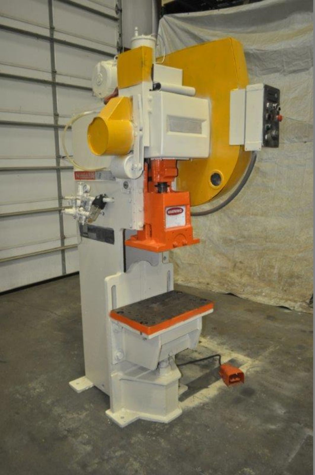 35 TON NIAGARA MODEL AMB-35 ADJUSTABLE BEND HORN PRESSES; S/N 49359, 24" LEFT TO RIGHT X 16" FRONT - Image 2 of 9