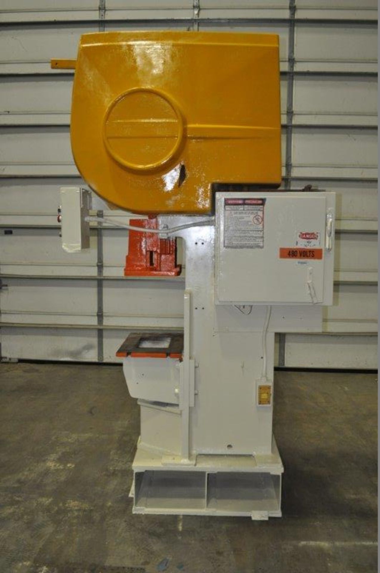 35 TON NIAGARA MODEL AMB-35 ADJUSTABLE BEND HORN PRESSES; S/N 49362, 24" LEFT TO RIGHT X 16" FRONT - Image 2 of 8