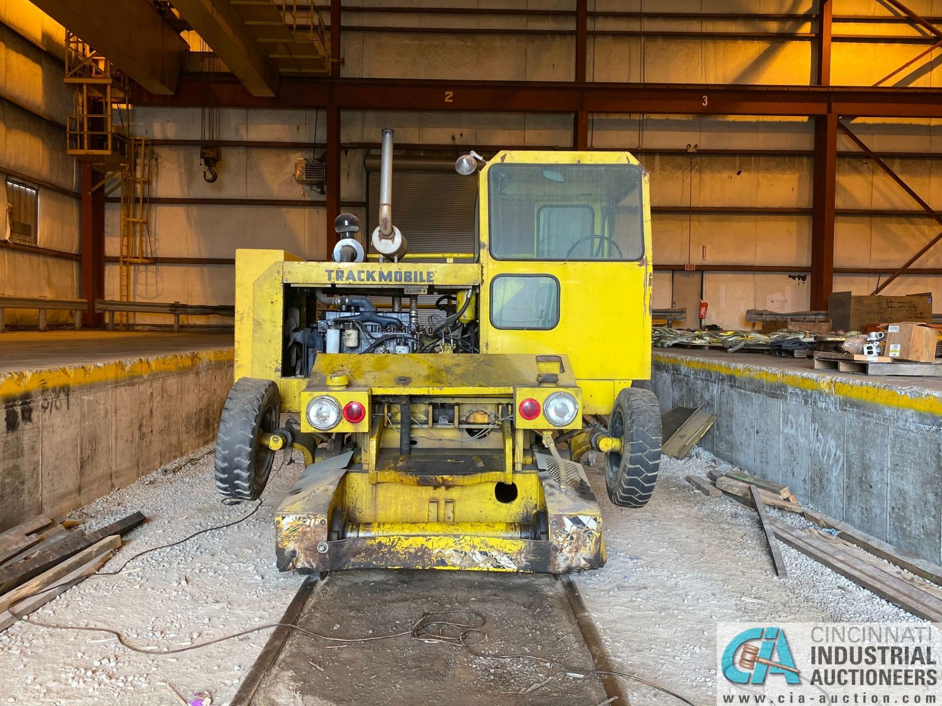 WHITING DT 15.6 TRACKMOBILE; S/N 3527525, 2,877 HOURS SHOWING, GAS POWERED 6 CYLINDER HERCULES - Image 11 of 15