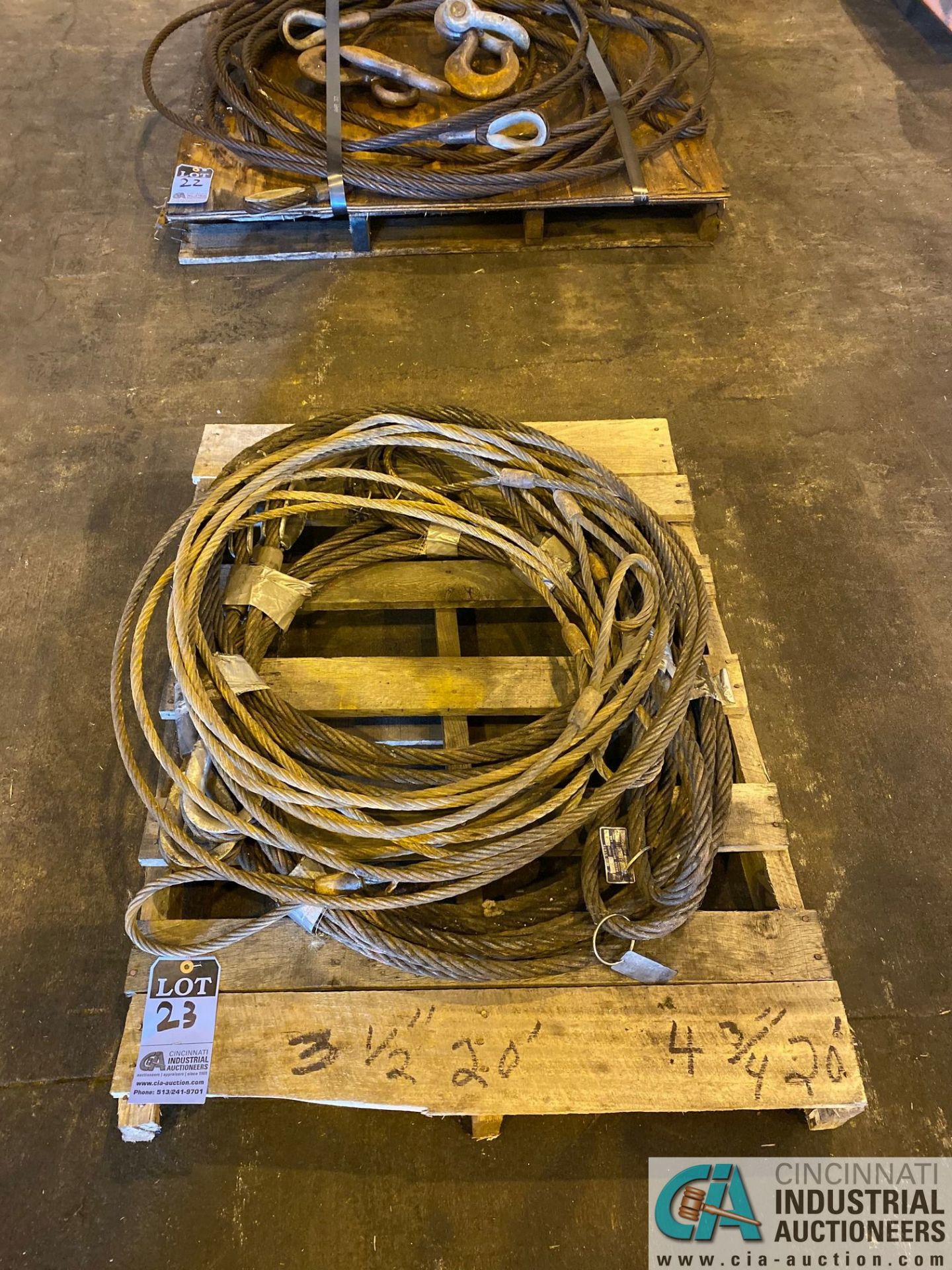 (LOT) (3) 1/2" X 20' & (4) 3/4" X 20' LIFTING CABLES