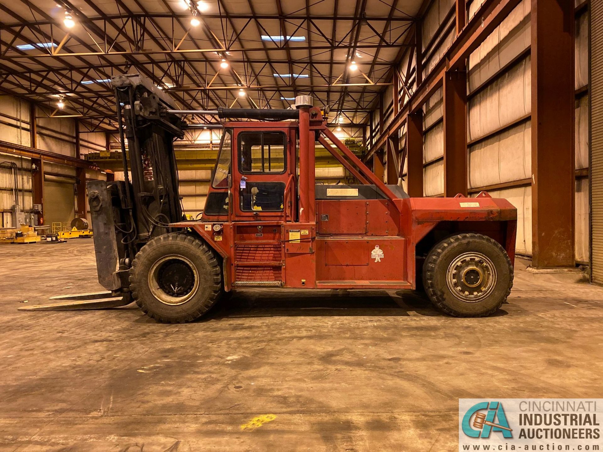 52,000 LB TAYLOR MODEL TE-520M DIESEL PNEUMATIC TIRE LIFT TRUCK; S/N S-W5-2291, 3,567 HOURS SHOWING, - Image 4 of 19